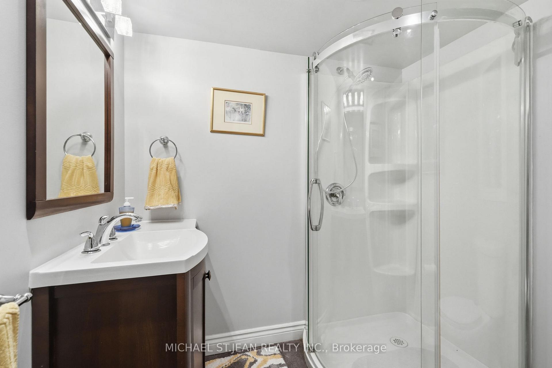 Photo 38 of 33 Centennial Parkway S, Hamilton, Stoney Creek — HOMEH