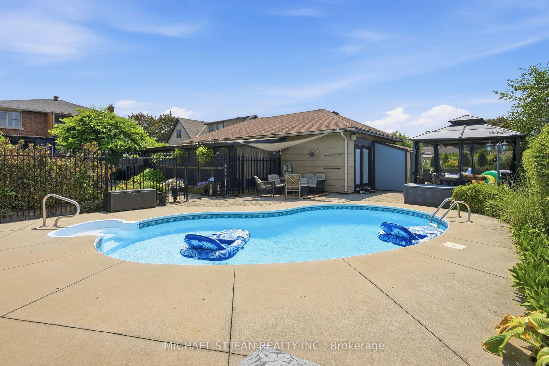 Photo 43 of 33 Centennial Parkway S, Hamilton, Stoney Creek — HOMEH