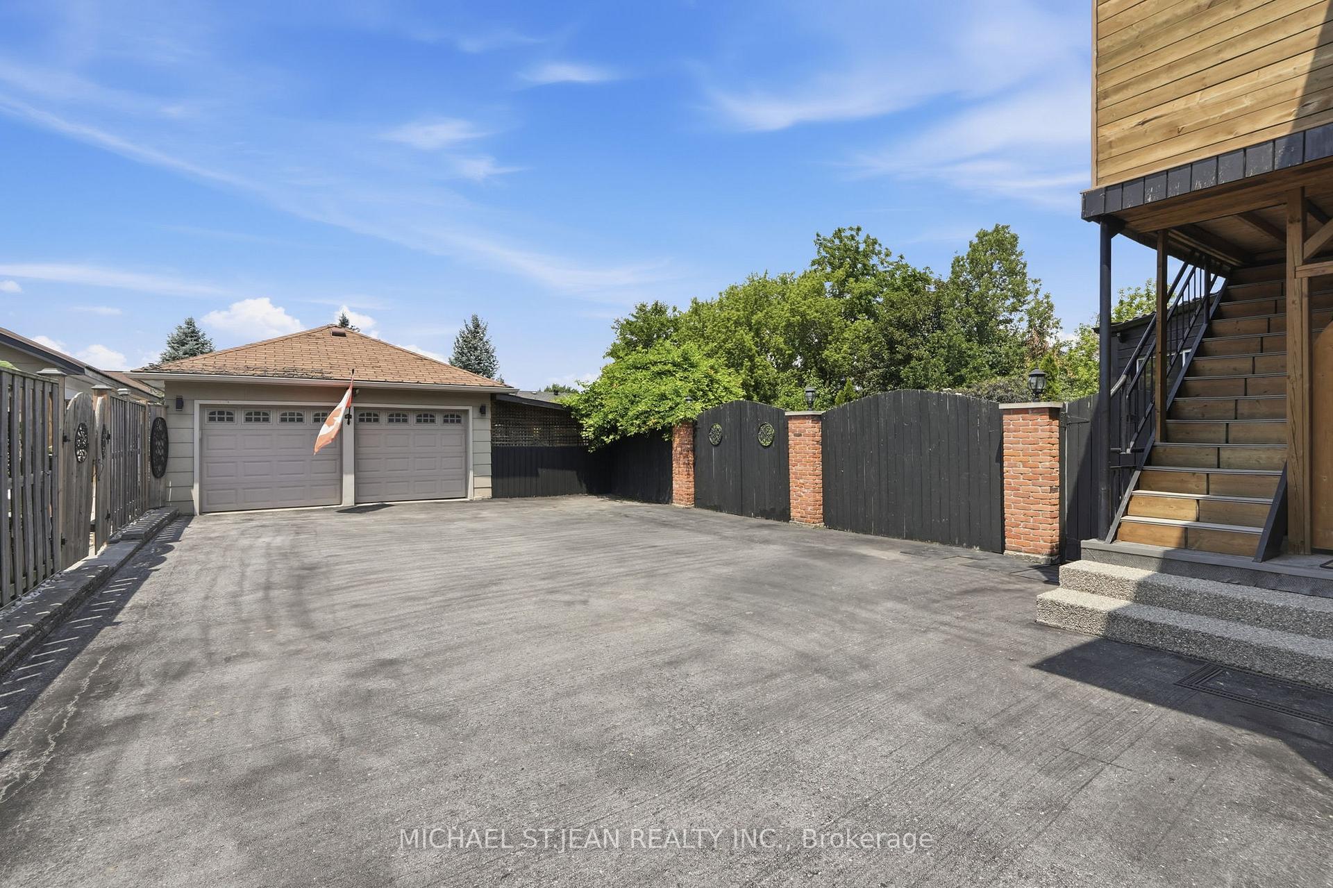 Photo 46 of 33 Centennial Parkway S, Hamilton, Stoney Creek — HOMEH