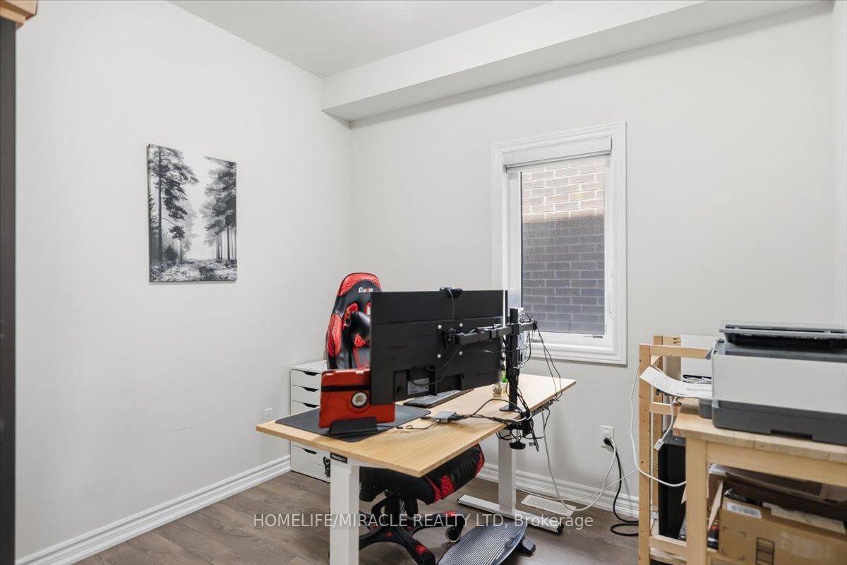 Photo 10 of 15 Moriarity Drive, Brant, Paris — HOMEH
