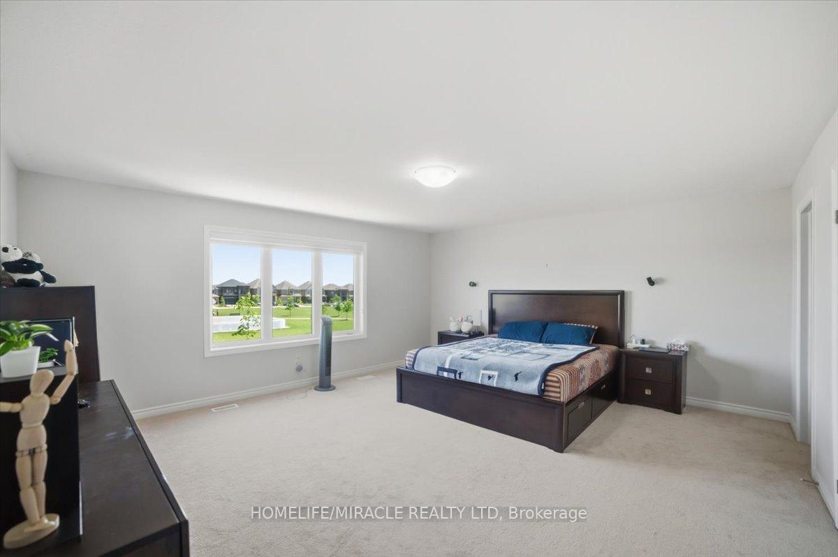 Photo 24 of 15 Moriarity Drive, Brant, Paris — HOMEH