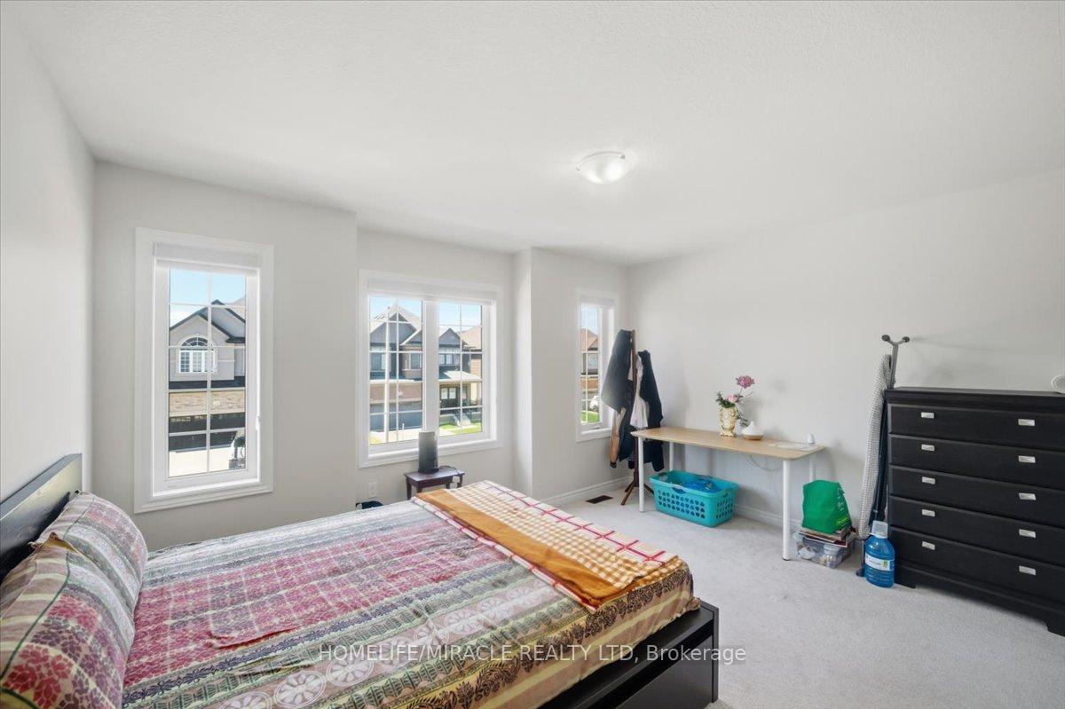 Photo 36 of 15 Moriarity Drive, Brant, Paris — HOMEH