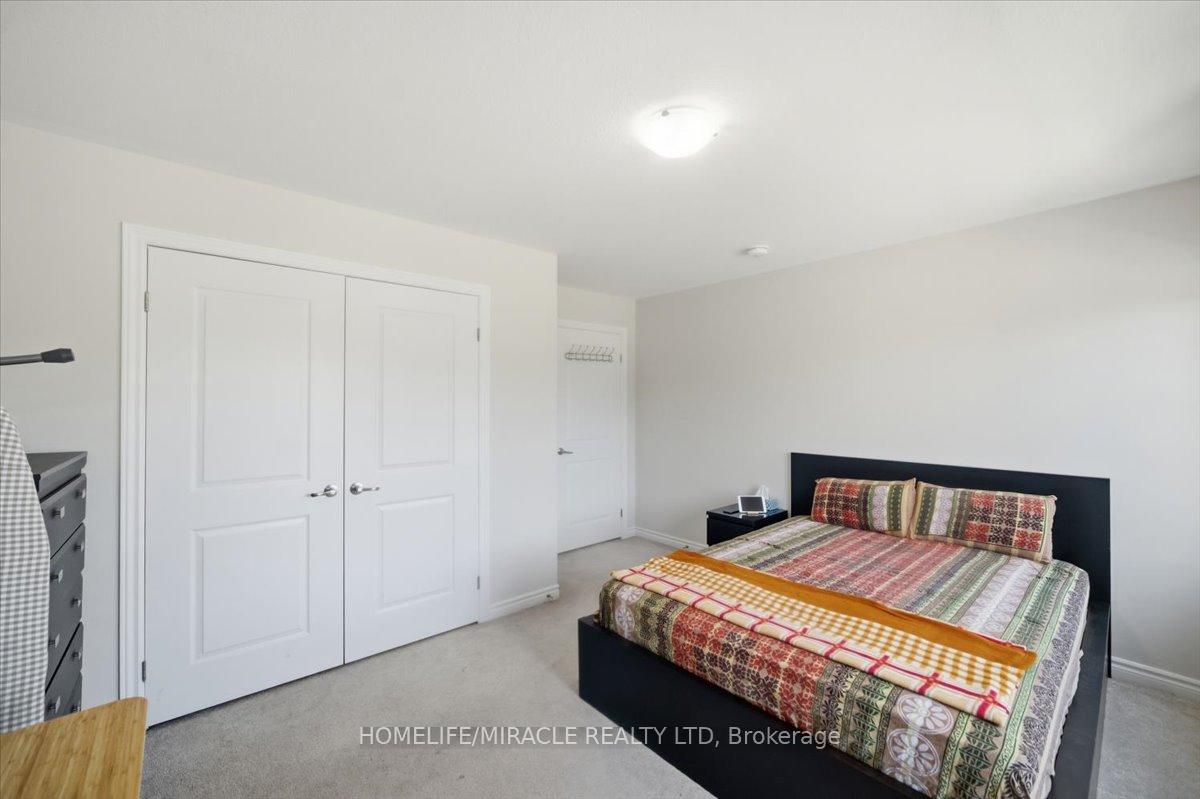 Photo 37 of 15 Moriarity Drive, Brant, Paris — HOMEH