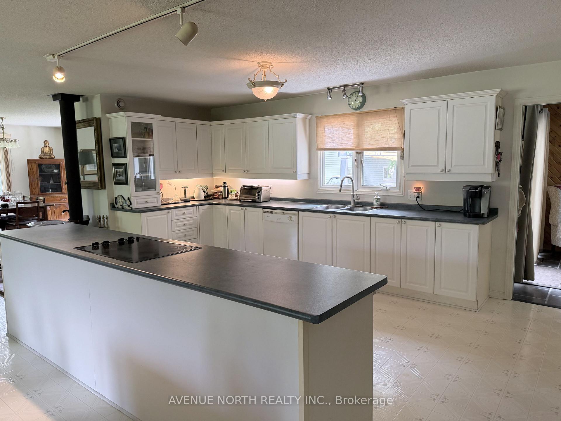 Photo 10 of 4645 Scotch Line, Tay Valley, Bathurst/Burgess & Sherbrooke (North Burgess) Twp — HOMEH