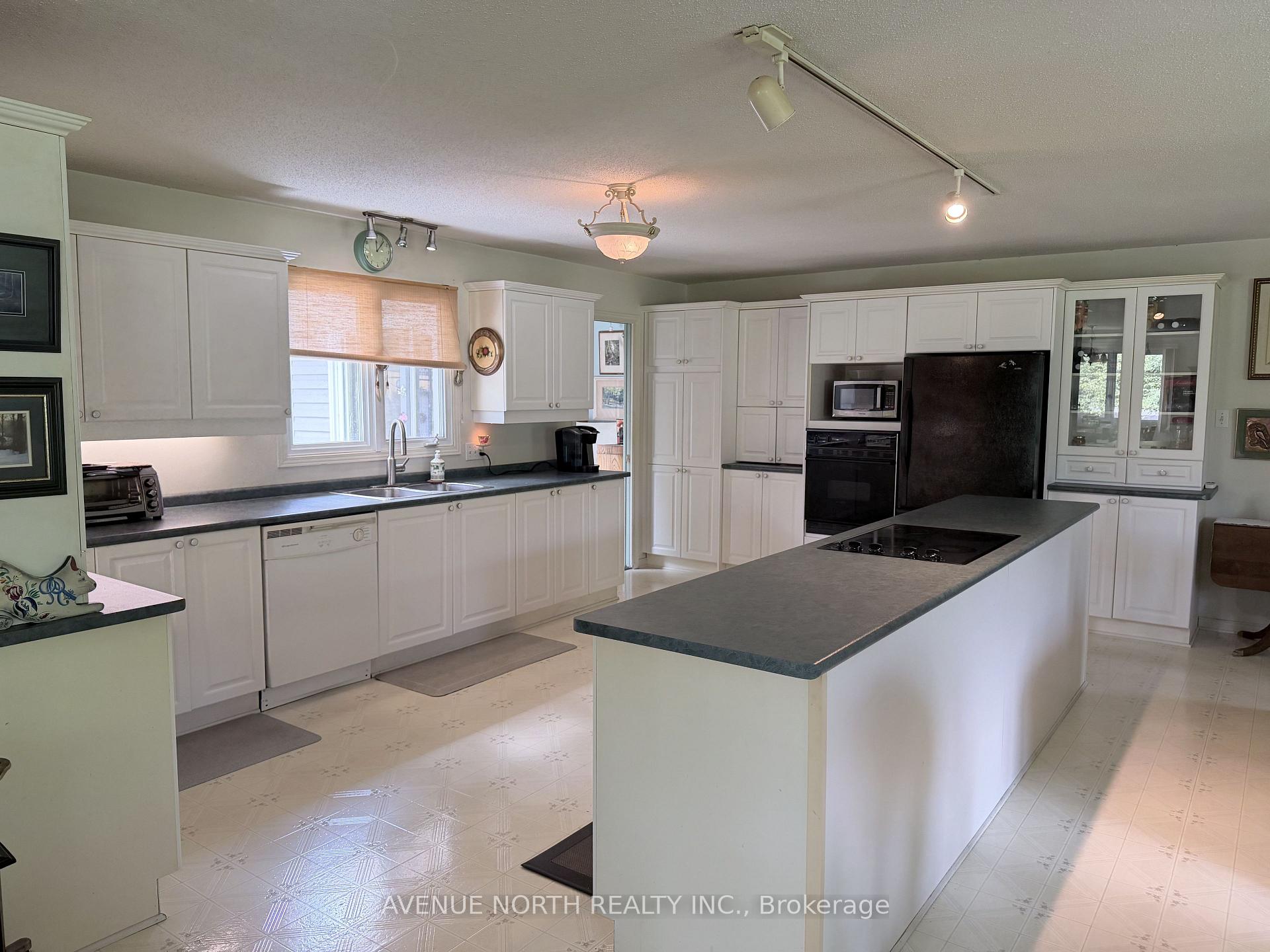 Photo 11 of 4645 Scotch Line, Tay Valley, Bathurst/Burgess & Sherbrooke (North Burgess) Twp — HOMEH