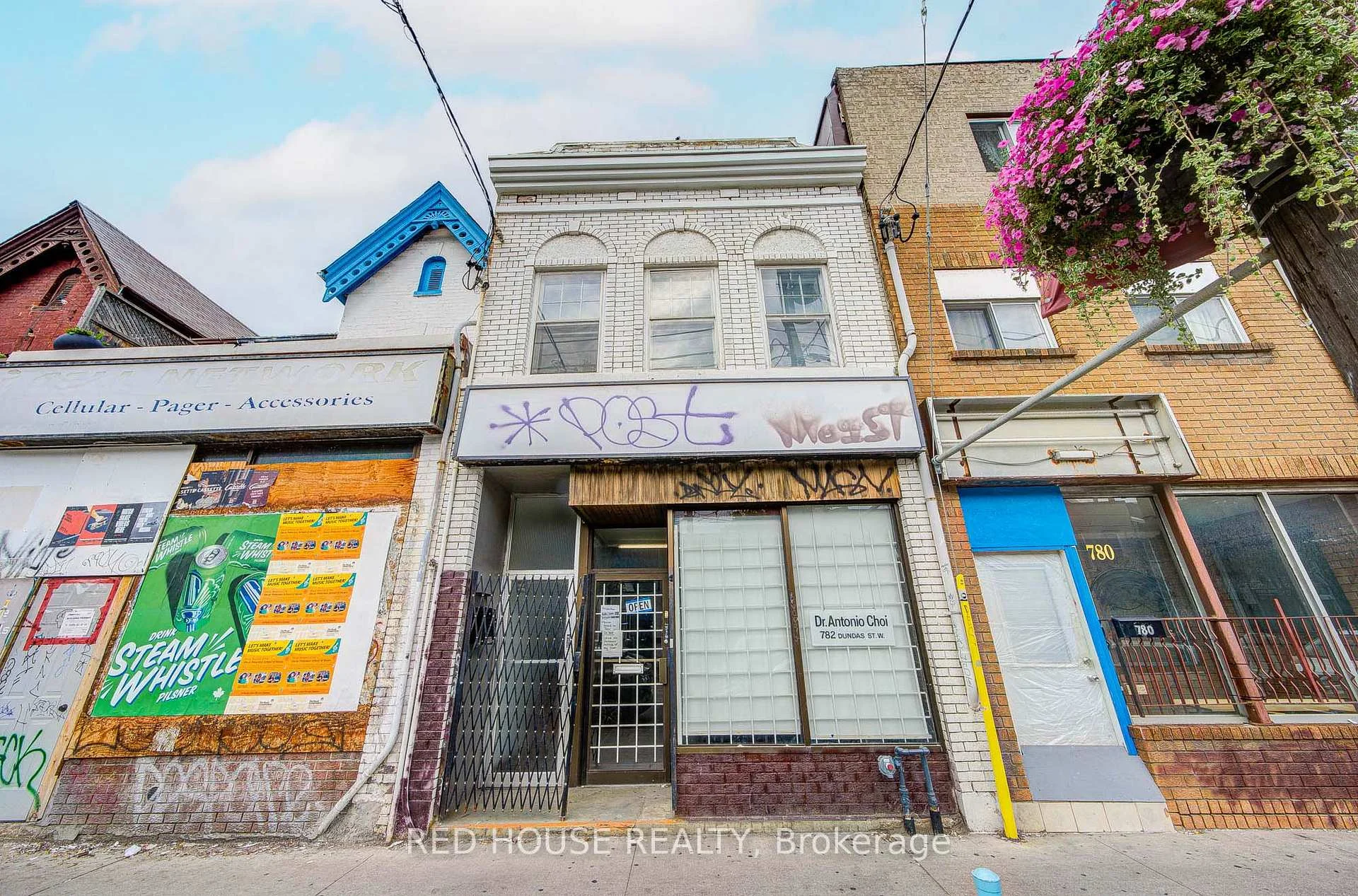 Photo 6 of 782 Dundas Street W, Toronto, Trinity-Bellwoods — HOMEH