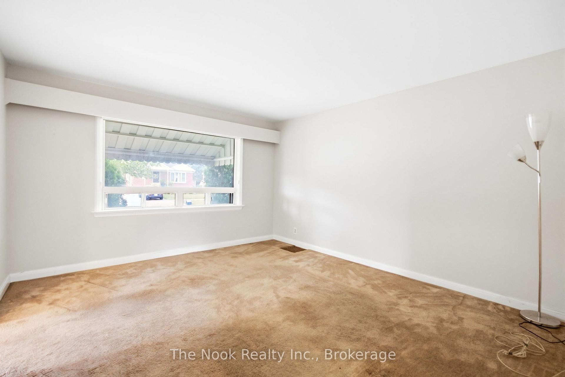 Photo 11 of 289 Highland Avenue, Oshawa, Central — HOMEH