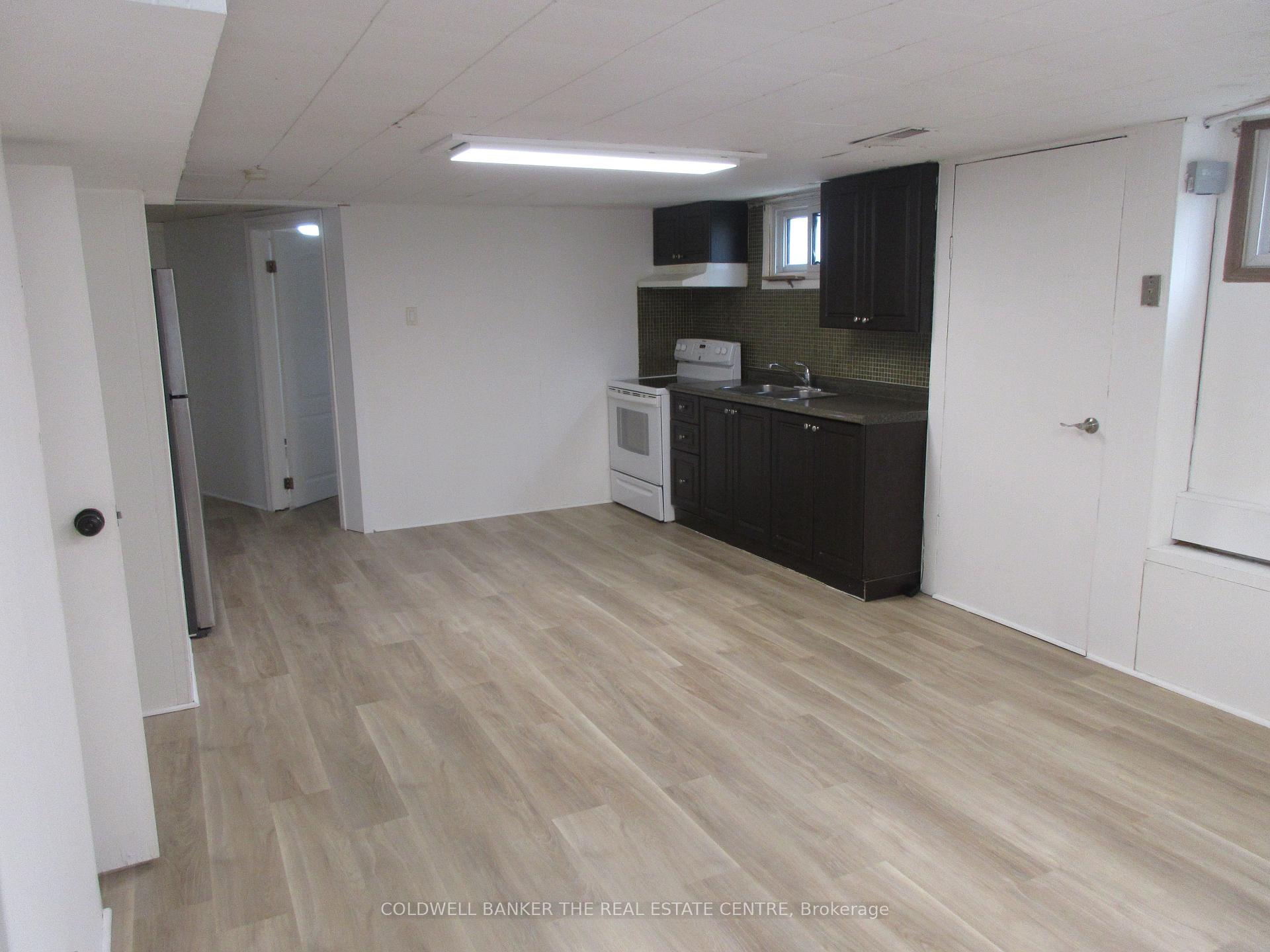 Photo 5 of 72 Navaho Drive, North York, Pleasant View — HOMEH
