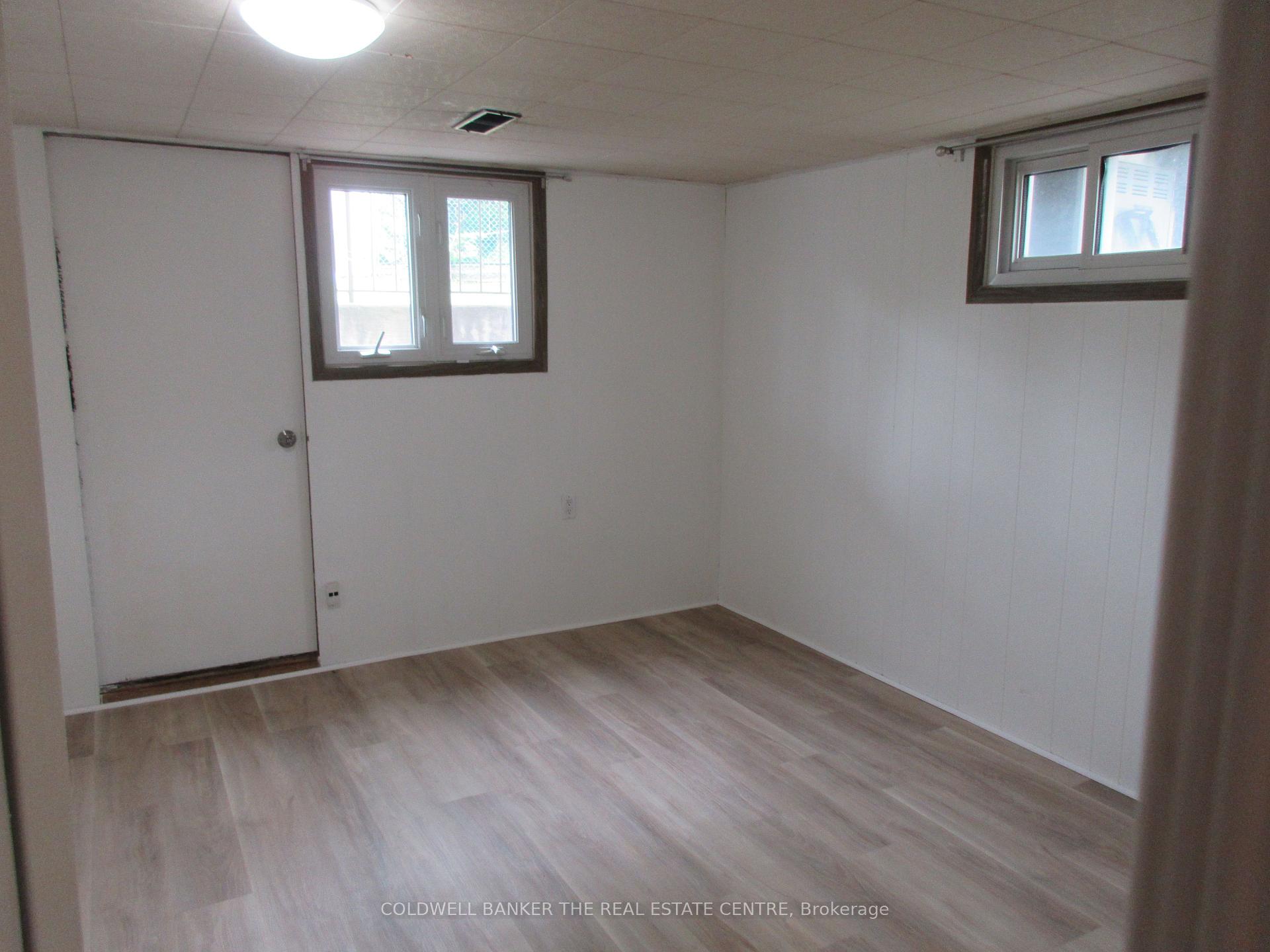 Photo 8 of 72 Navaho Drive, North York, Pleasant View — HOMEH