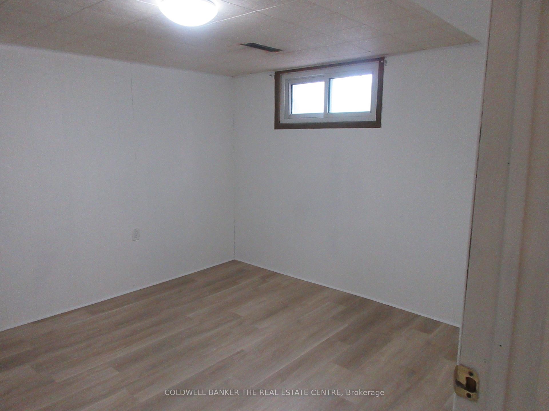 Photo 11 of 72 Navaho Drive, North York, Pleasant View — HOMEH