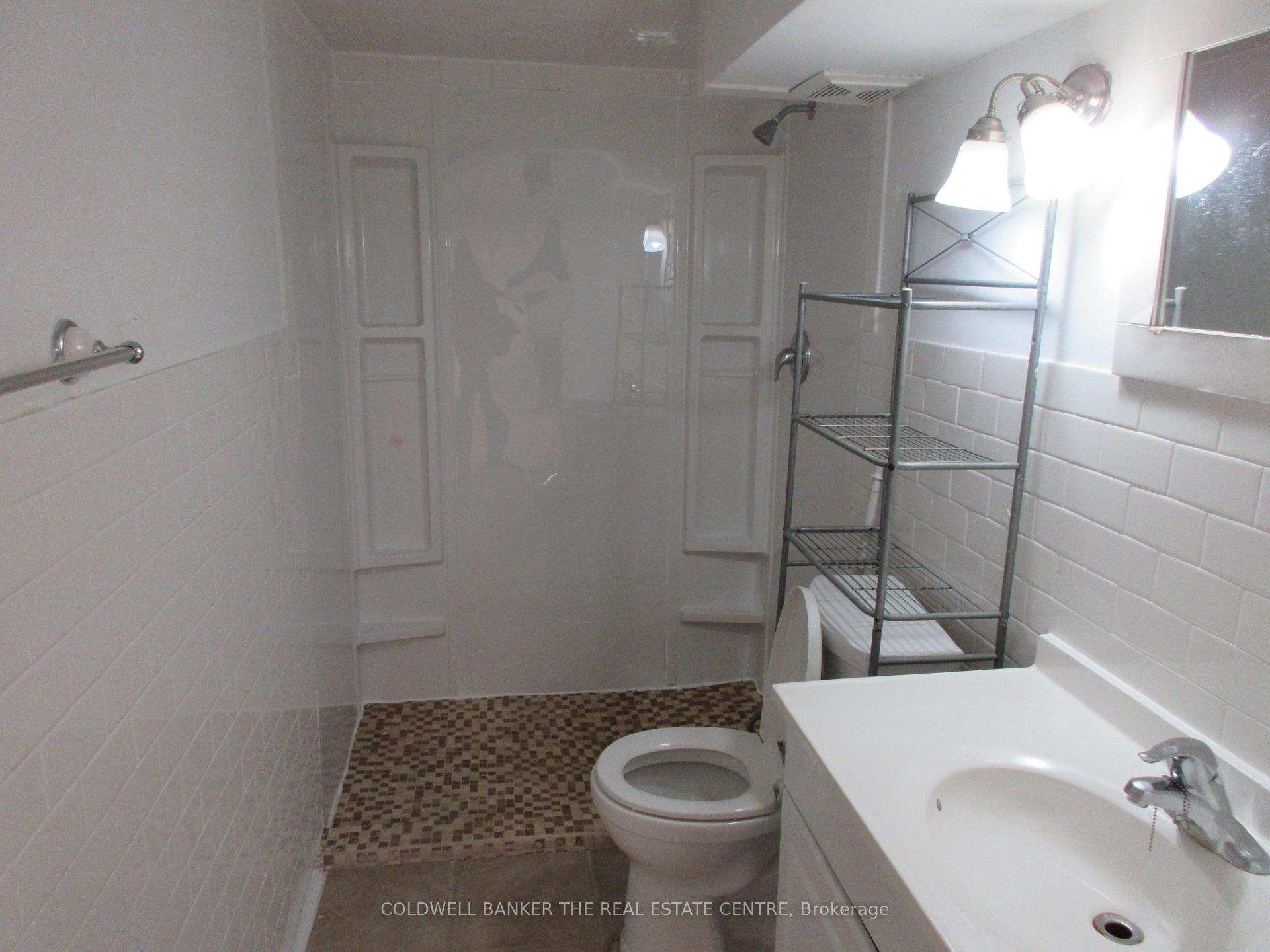 Photo 14 of 72 Navaho Drive, North York, Pleasant View — HOMEH