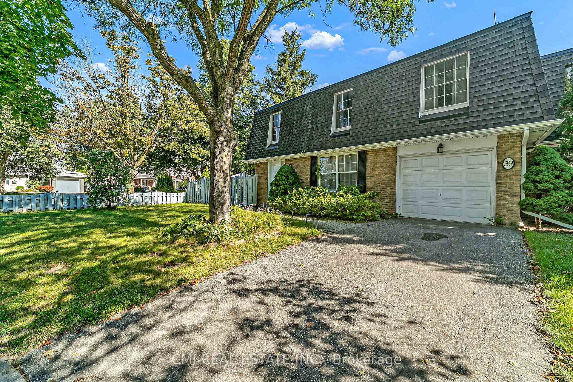 Photo 4 of 39 Brightway Crescent, Richmond Hill, North Richvale — HOMEH