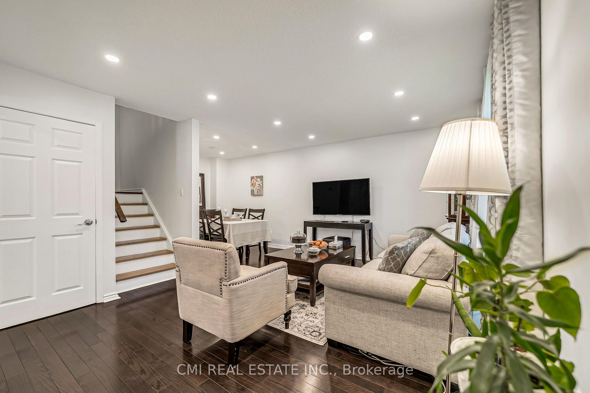 Photo 9 of 39 Brightway Crescent, Richmond Hill, North Richvale — HOMEH