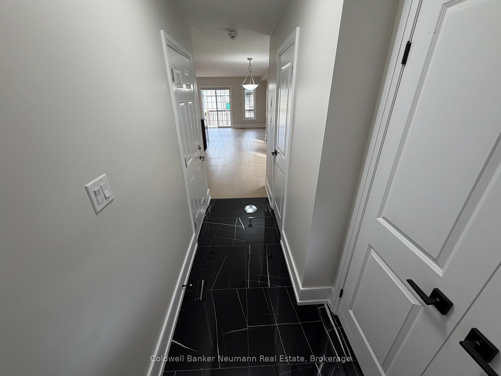 Photo 4 of 157 South Creek Drive, Kitchener, Doon South — HOMEH