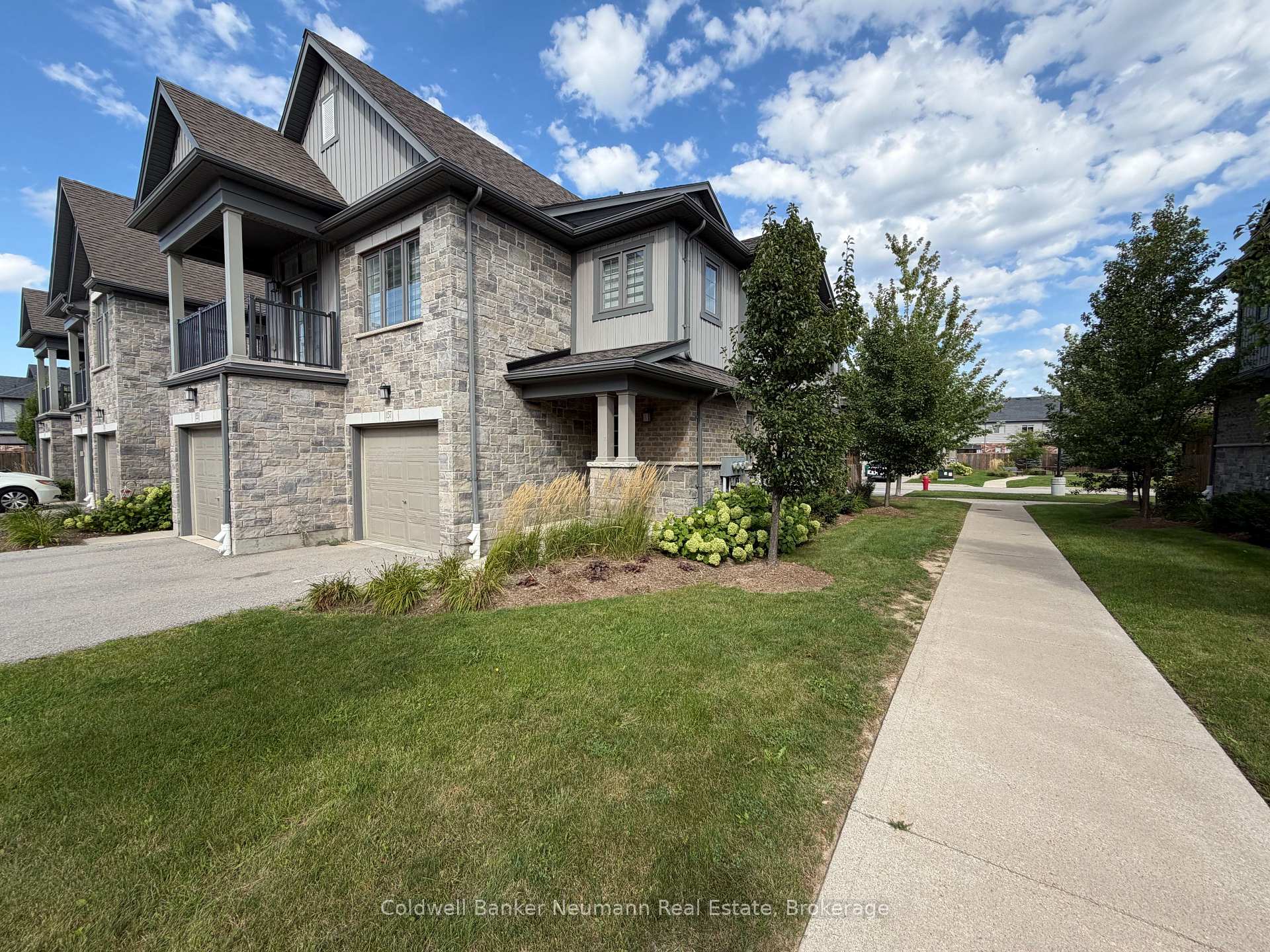 Photo 36 of 157 South Creek Drive, Kitchener, Doon South — HOMEH