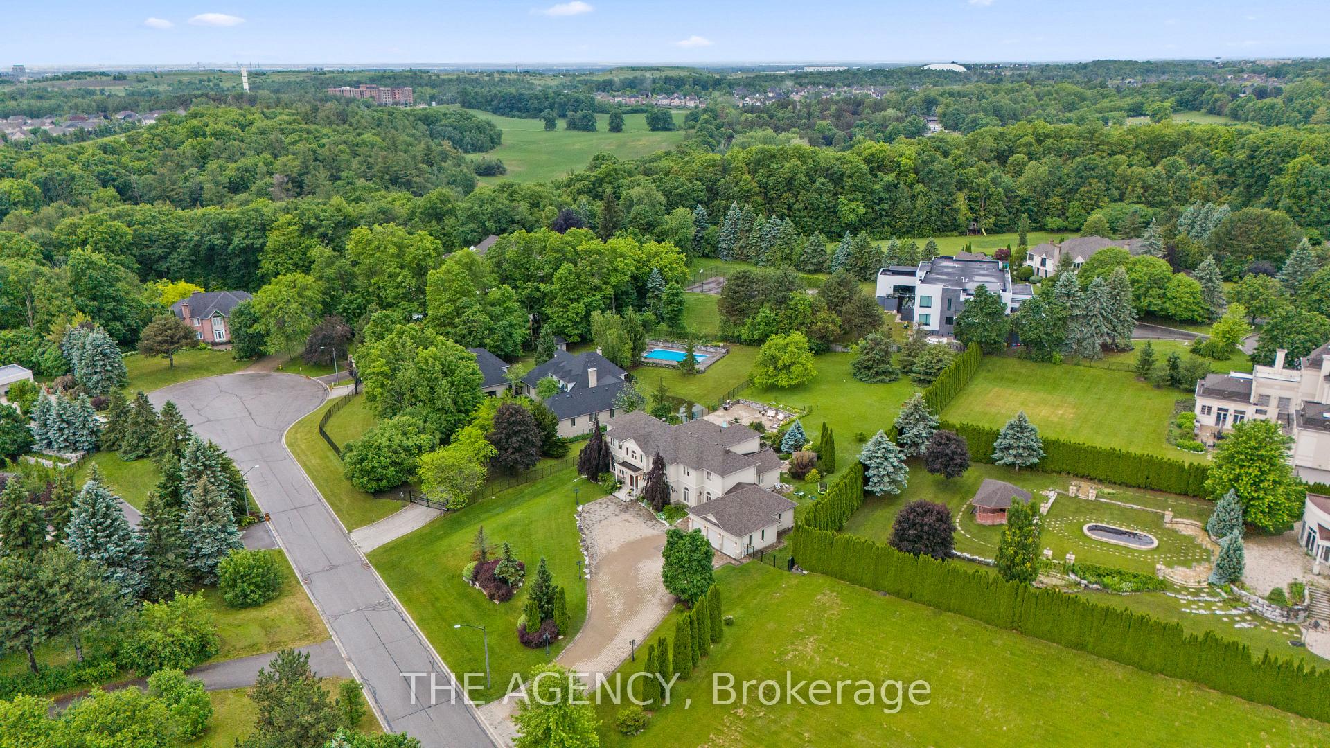 Photo 2 of 16 Dew Drop Court, Vaughan, Rural Vaughan — HOMEH