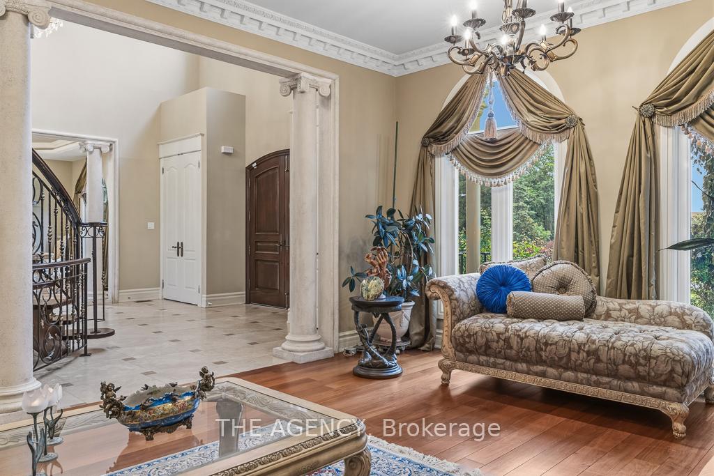 Photo 4 of 16 Dew Drop Court, Vaughan, Rural Vaughan — HOMEH