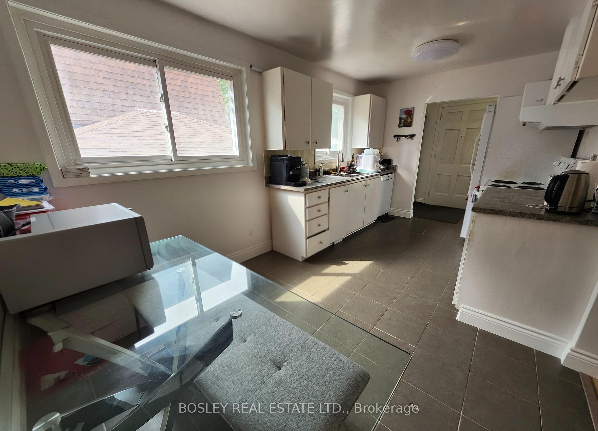 Photo 4 of Unit Main, 37 Summerside Crescent, North York, Hillcrest Village — HOMEH