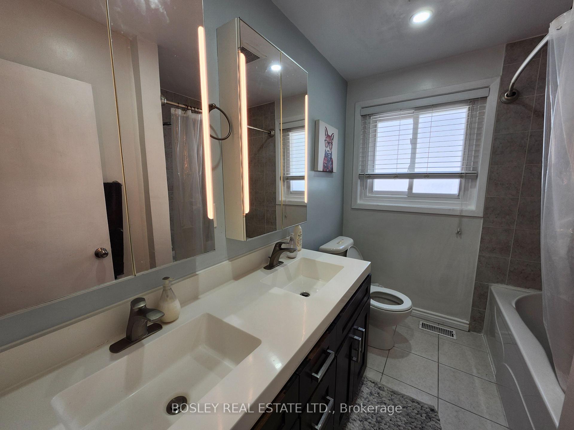 Photo 8 of Unit Main, 37 Summerside Crescent, North York, Hillcrest Village — HOMEH