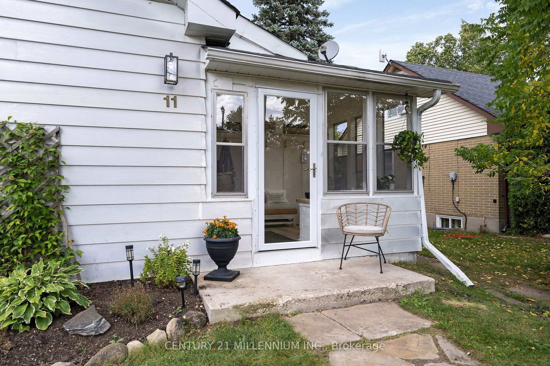 Photo 4 of 11 Dundas Street W, Erin — HOMEH