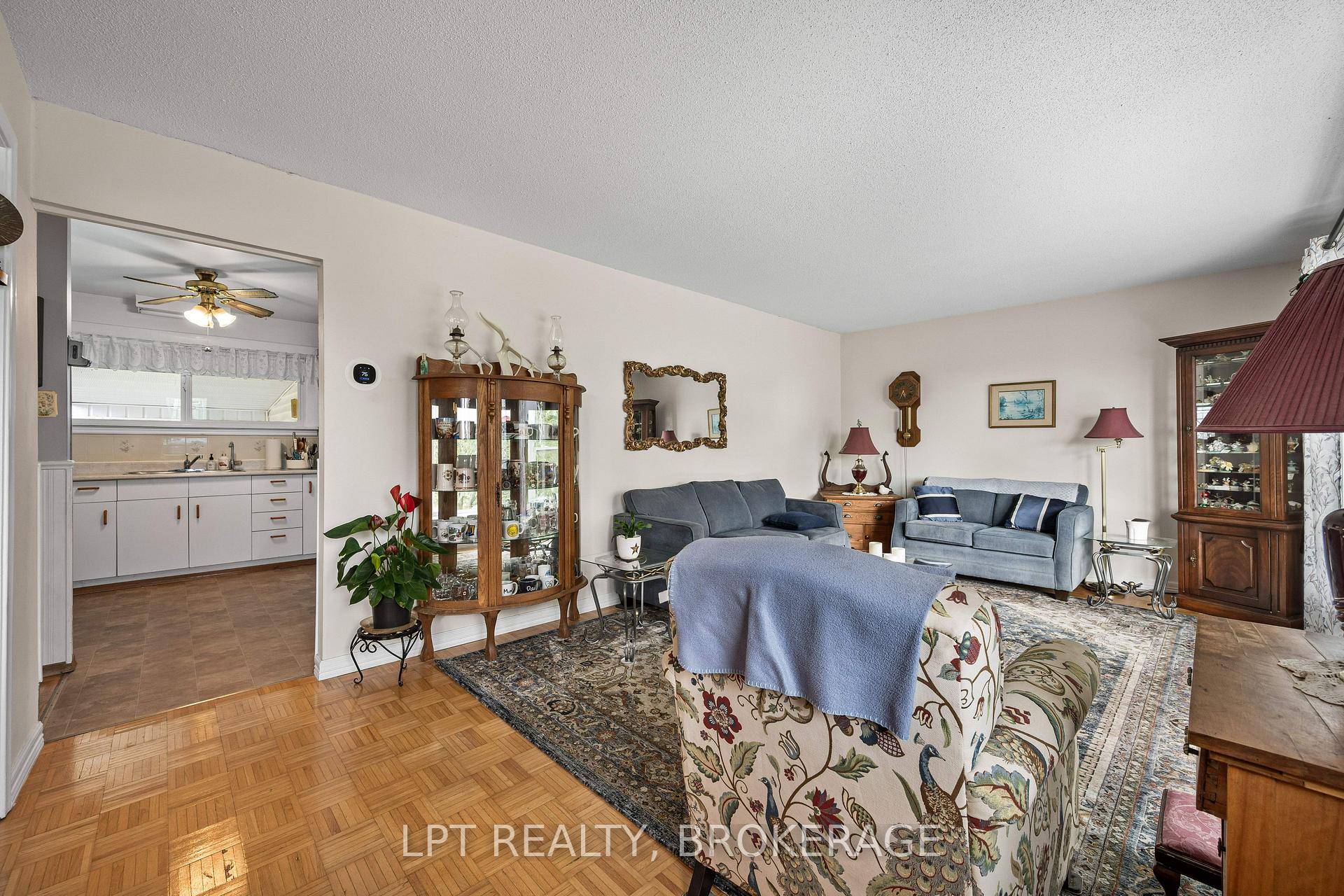 Photo 13 of 6087 County Road 2, Loyalist, Lennox and Addington - South — HOMEH