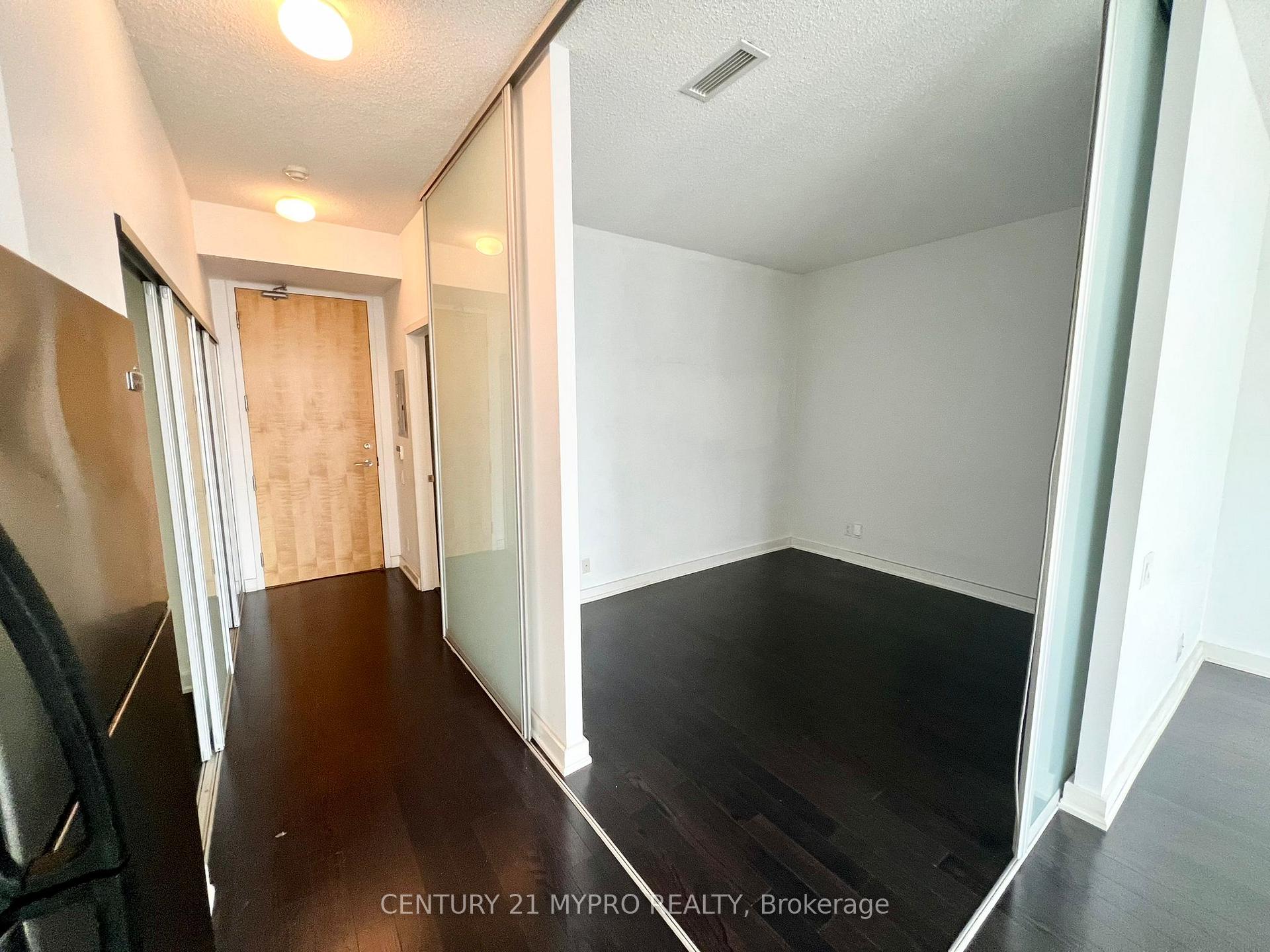 Photo 5 of Unit 801, 33 Mill Street, Toronto, Waterfront Communities — HOMEH