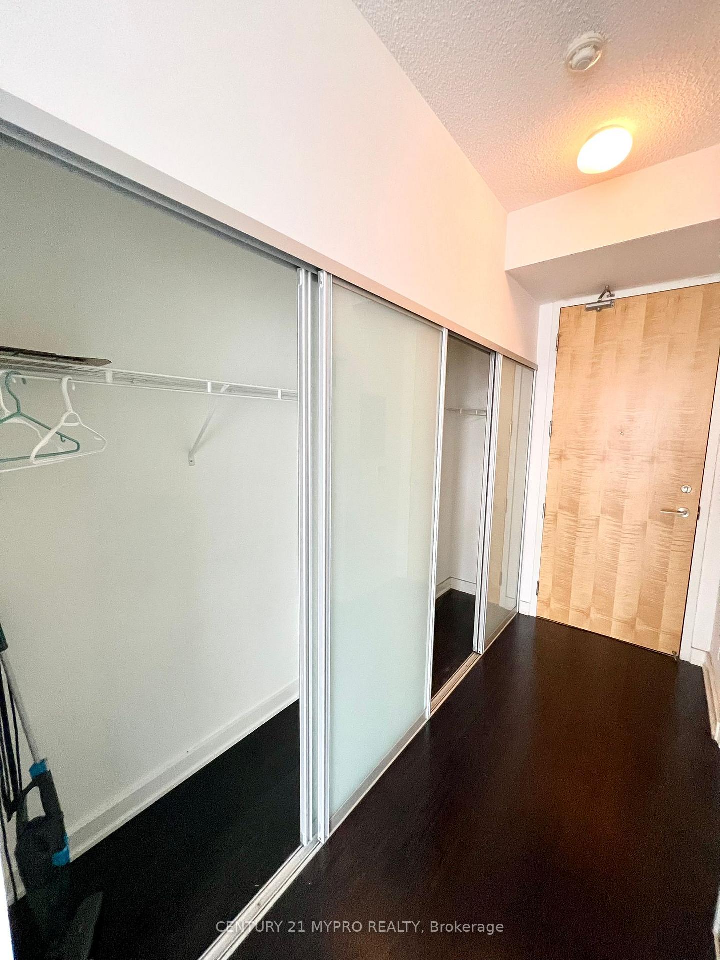 Photo 6 of Unit 801, 33 Mill Street, Toronto, Waterfront Communities — HOMEH