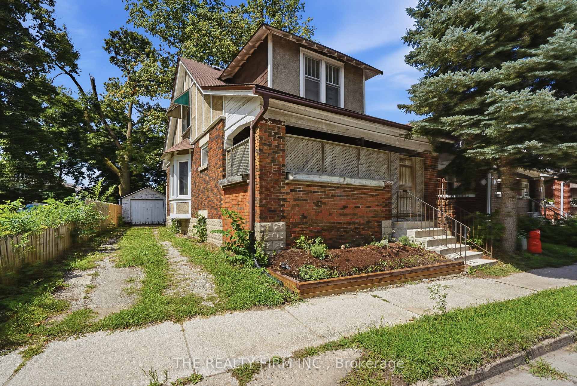 Photo 1 of 35 Wharncliffe Road S, London, South F — HOMEH