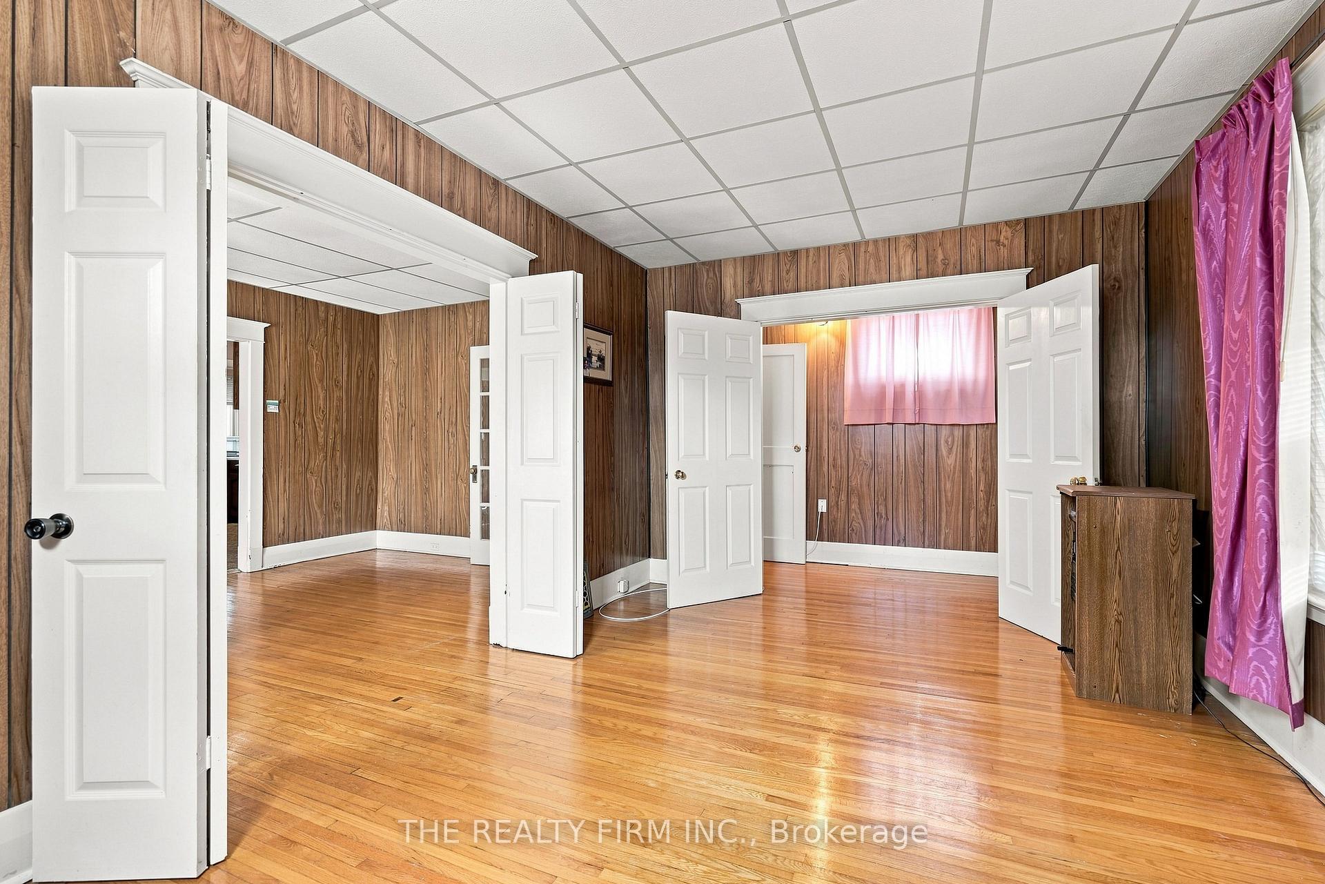 Photo 9 of 35 Wharncliffe Road S, London, South F — HOMEH