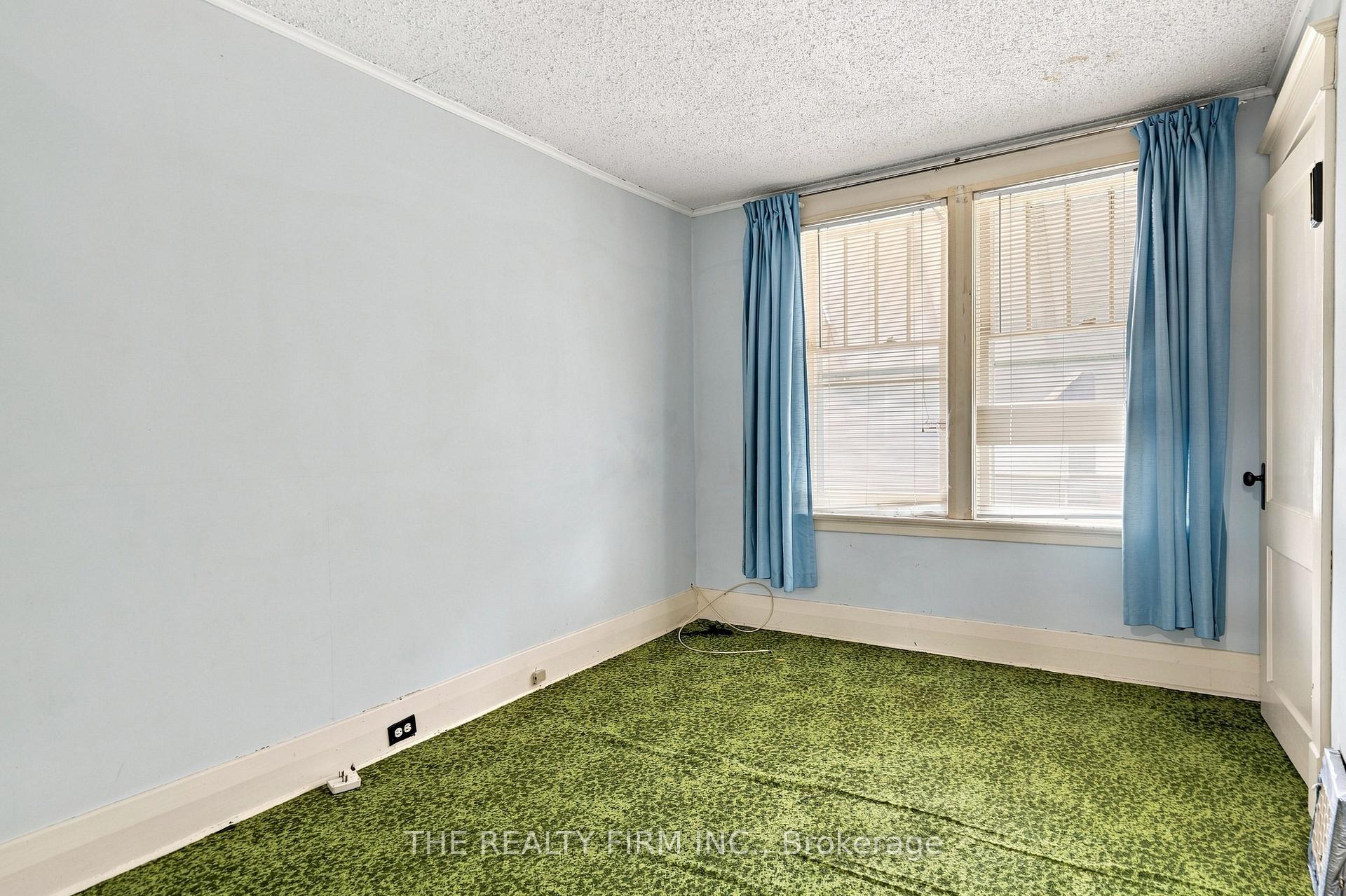 Photo 24 of 35 Wharncliffe Road S, London, South F — HOMEH