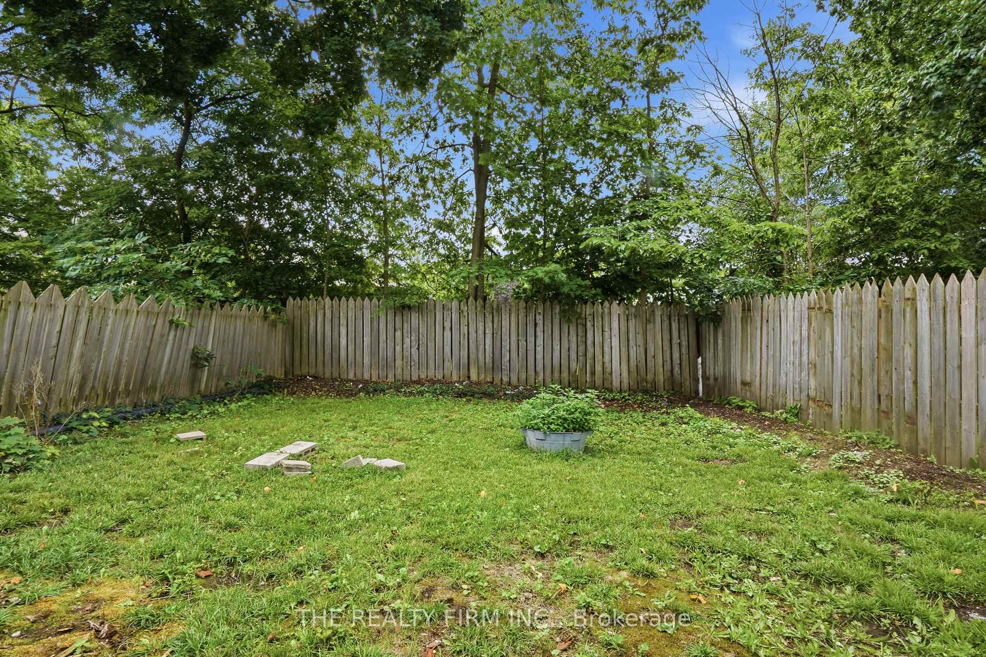 Photo 38 of 35 Wharncliffe Road S, London, South F — HOMEH