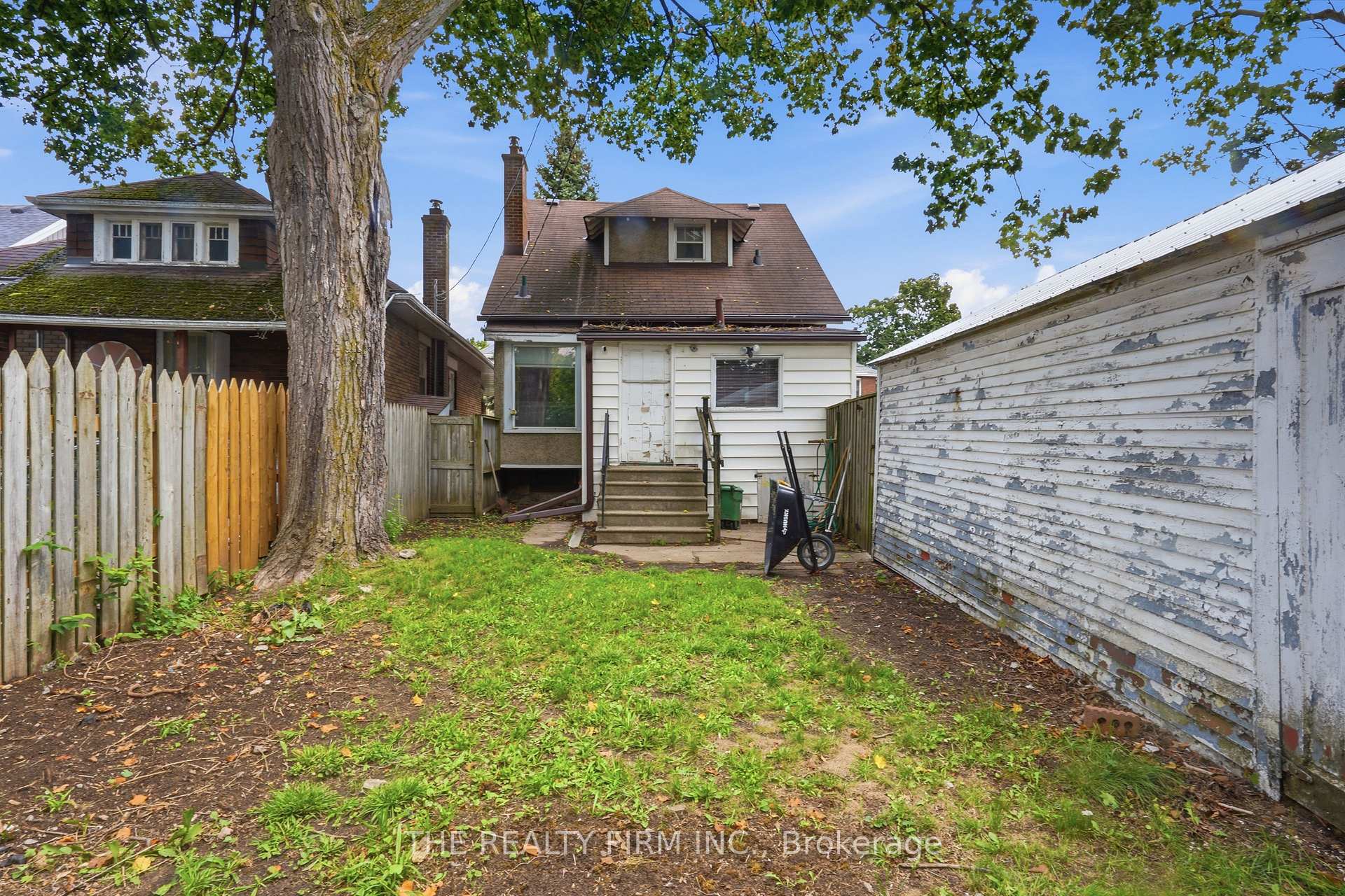 Photo 41 of 35 Wharncliffe Road S, London, South F — HOMEH