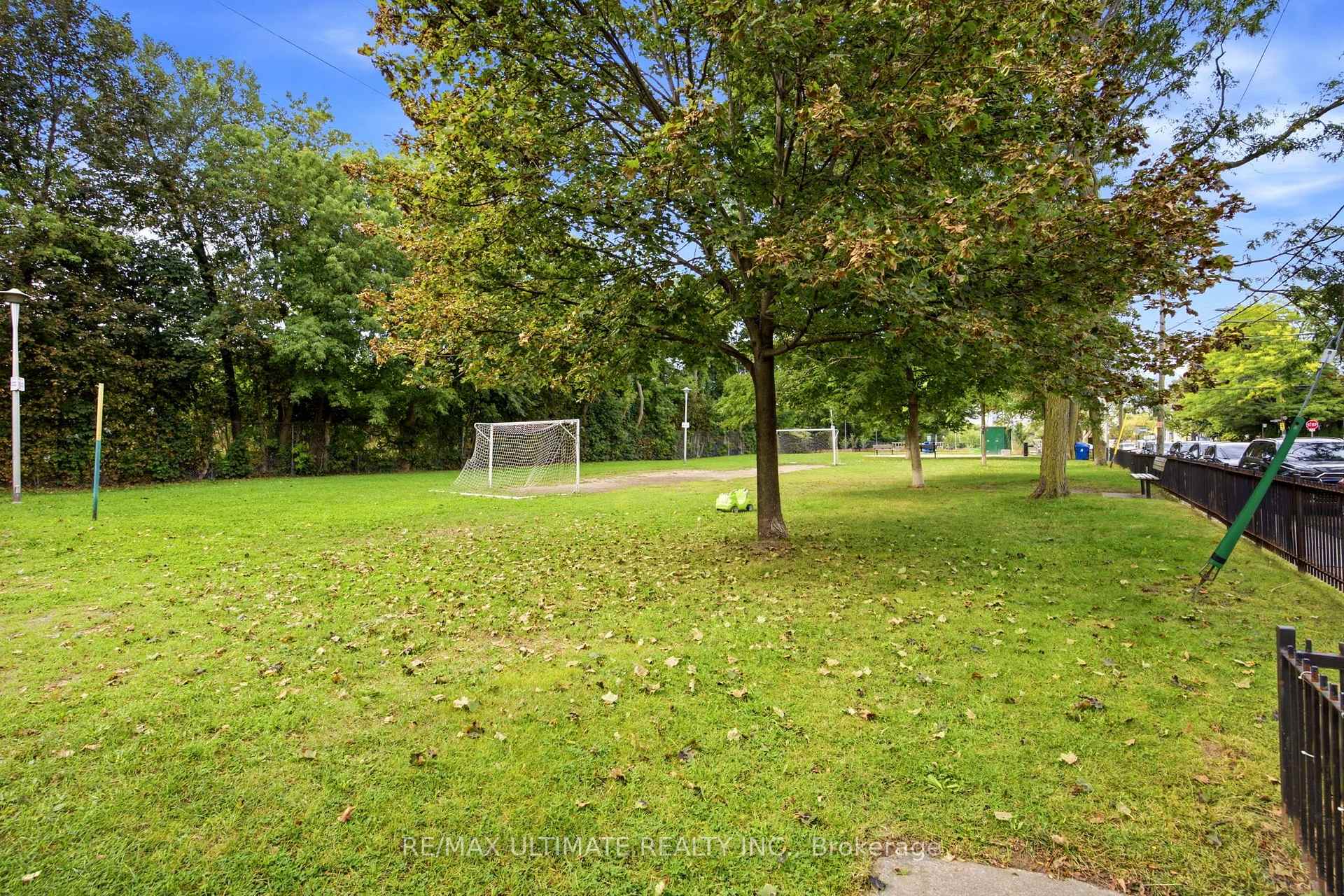 Photo 15 of 26 Geary Avenue, Toronto, Wychwood — HOMEH