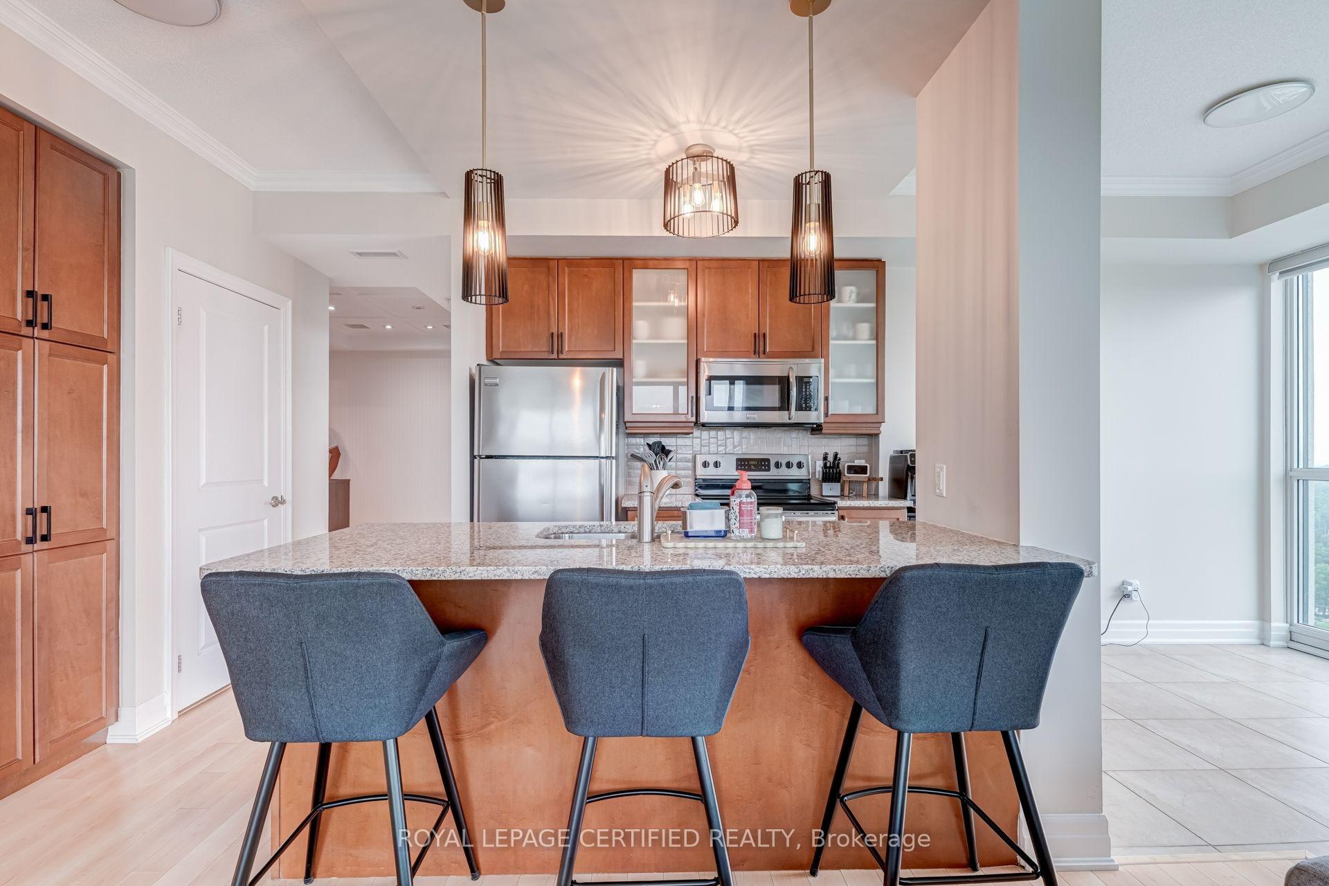 Photo 10 of Unit 1806, 100 John Street, Brampton, Downtown Brampton — HOMEH