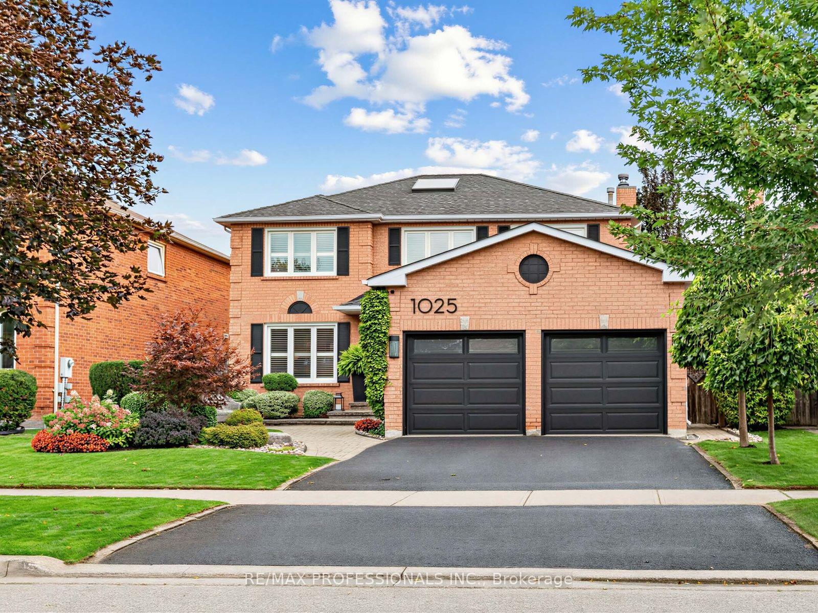 Photo of 1025 Moorelands Crescent
