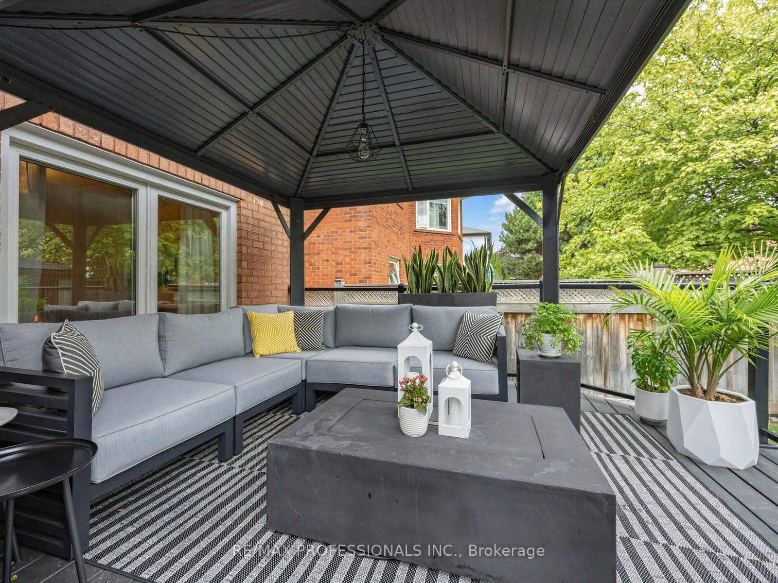 Photo 4 of 1025 Moorelands Crescent, Pickering, Rosebank — HOMEH