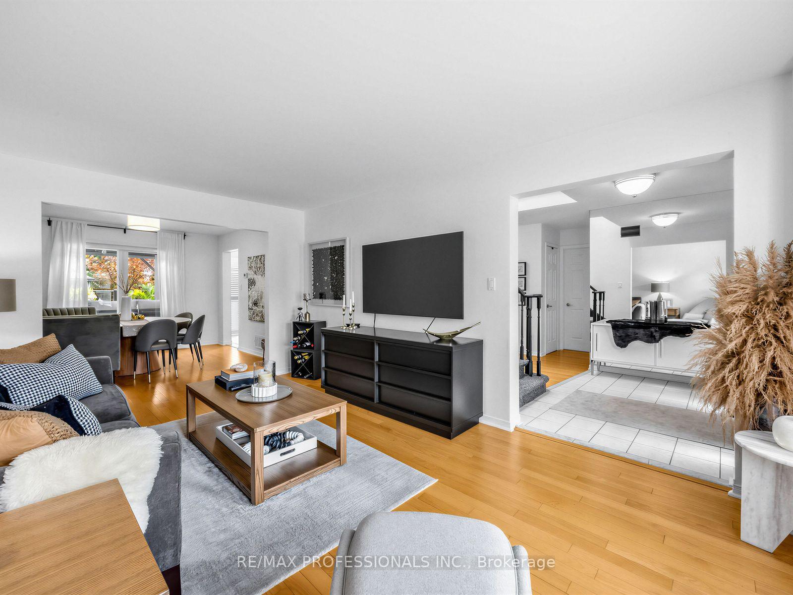 Photo 6 of 1025 Moorelands Crescent, Pickering, Rosebank — HOMEH