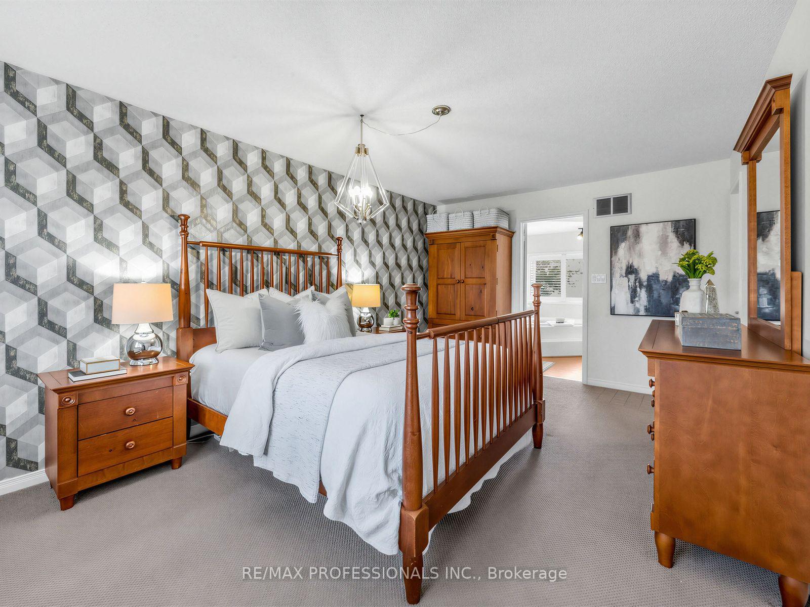 Photo 19 of 1025 Moorelands Crescent, Pickering, Rosebank — HOMEH