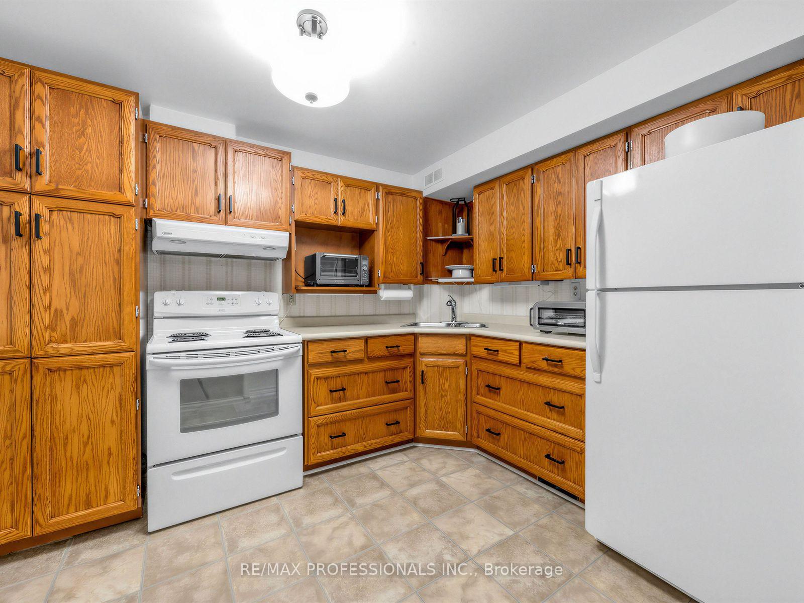 Photo 29 of 1025 Moorelands Crescent, Pickering, Rosebank — HOMEH