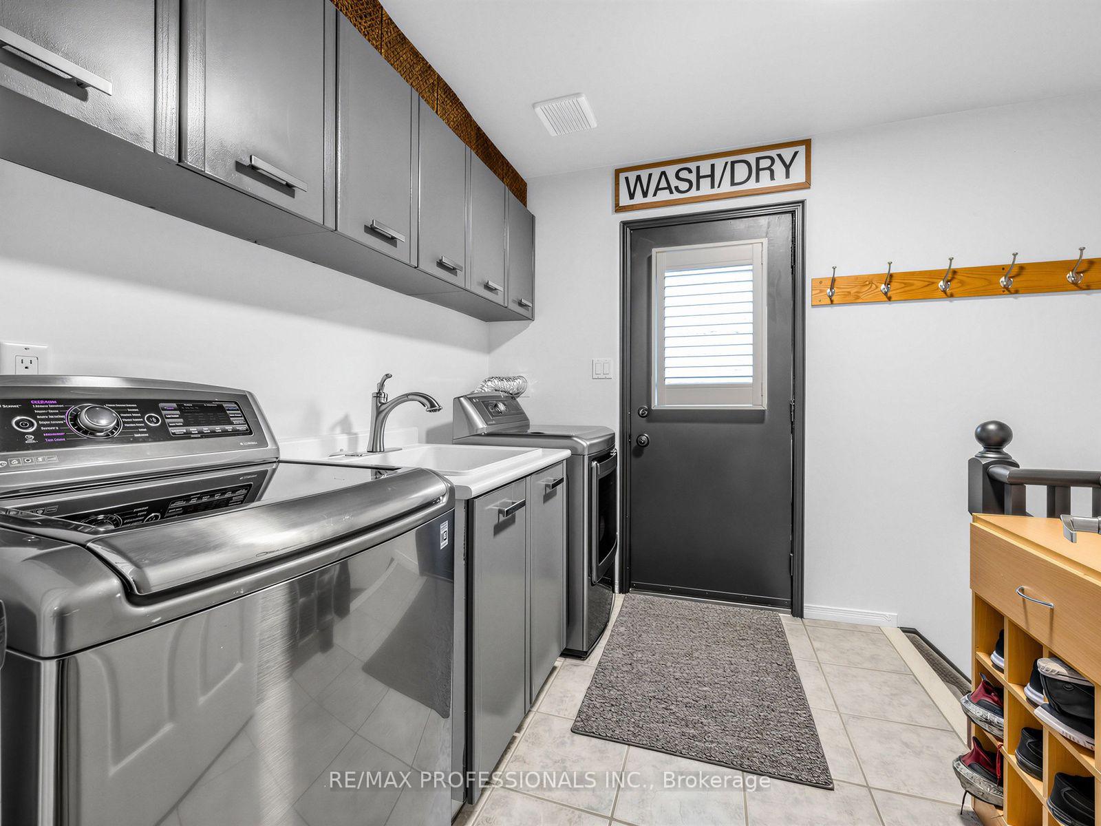 Photo 33 of 1025 Moorelands Crescent, Pickering, Rosebank — HOMEH