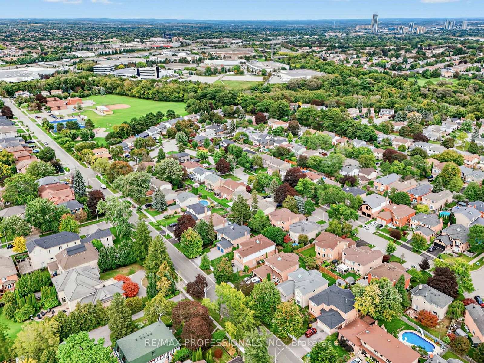 Photo 41 of 1025 Moorelands Crescent, Pickering, Rosebank — HOMEH