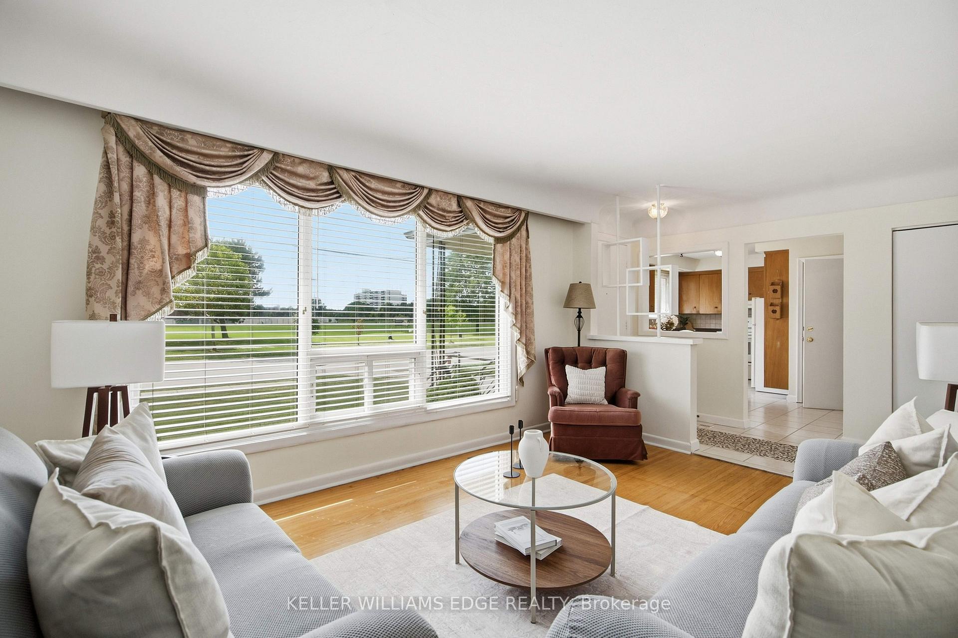 Photo 8 of 1101 Mohawk Road E, Hamilton, Huntington — HOMEH