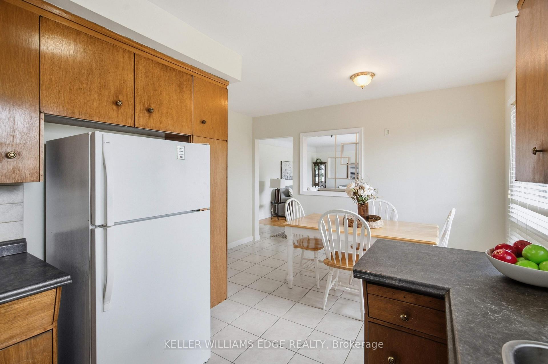 Photo 14 of 1101 Mohawk Road E, Hamilton, Huntington — HOMEH