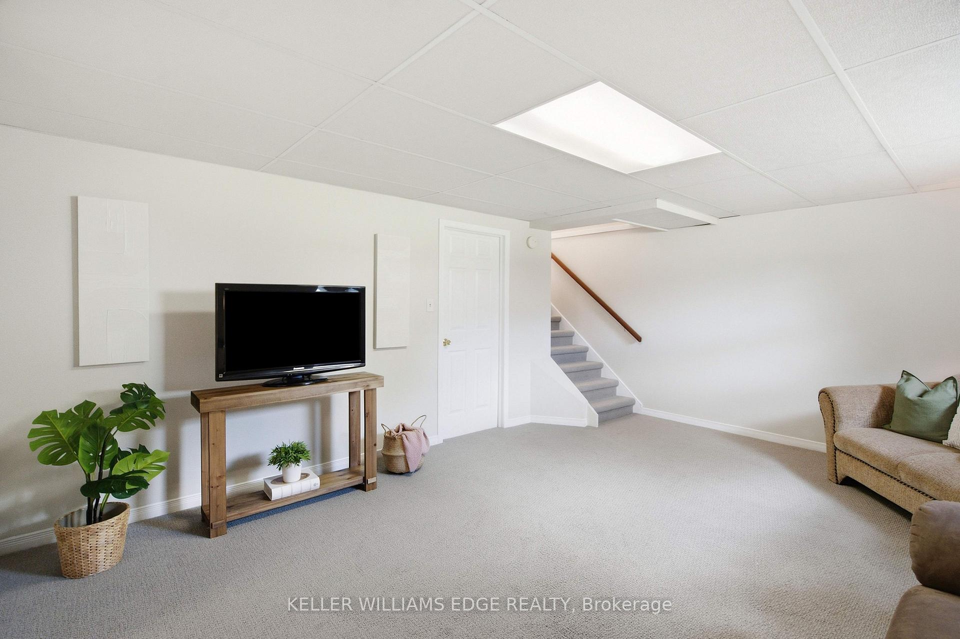 Photo 23 of 1101 Mohawk Road E, Hamilton, Huntington — HOMEH
