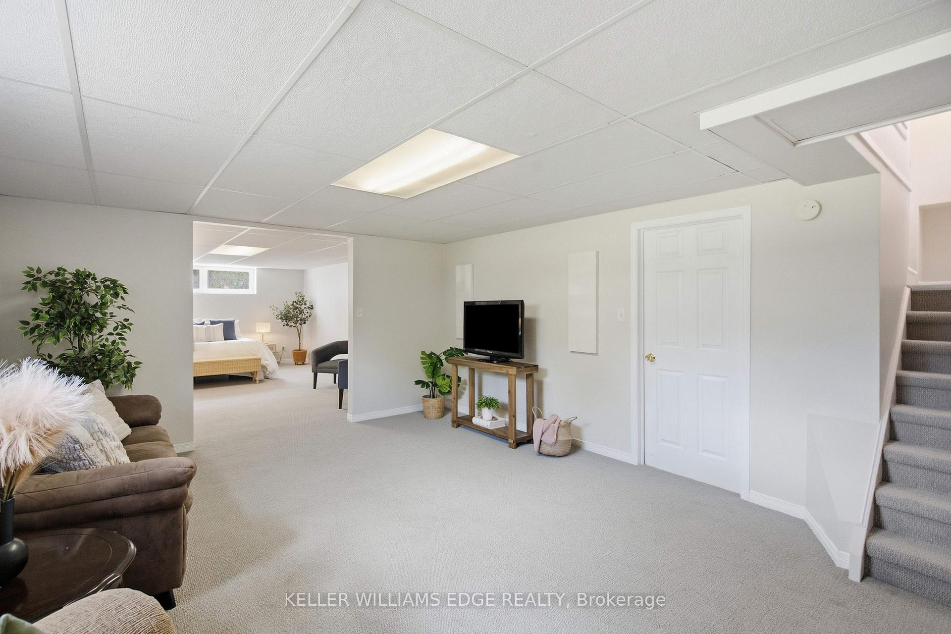 Photo 25 of 1101 Mohawk Road E, Hamilton, Huntington — HOMEH