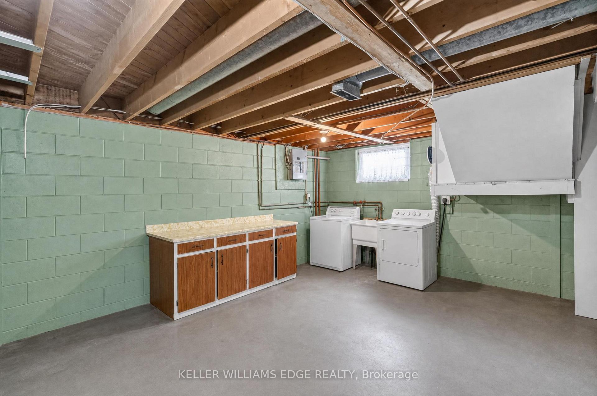 Photo 33 of 1101 Mohawk Road E, Hamilton, Huntington — HOMEH