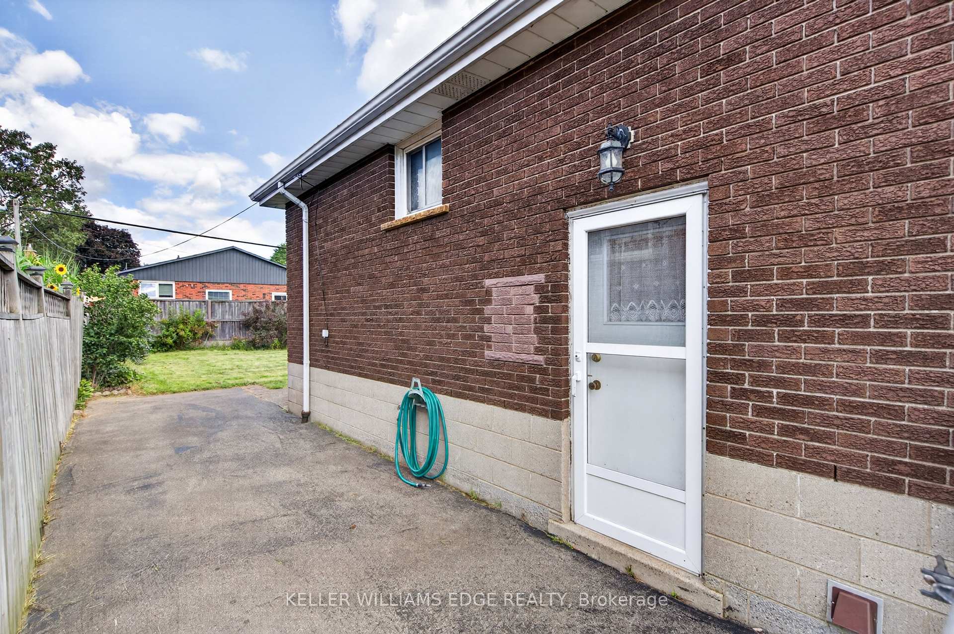 Photo 35 of 1101 Mohawk Road E, Hamilton, Huntington — HOMEH
