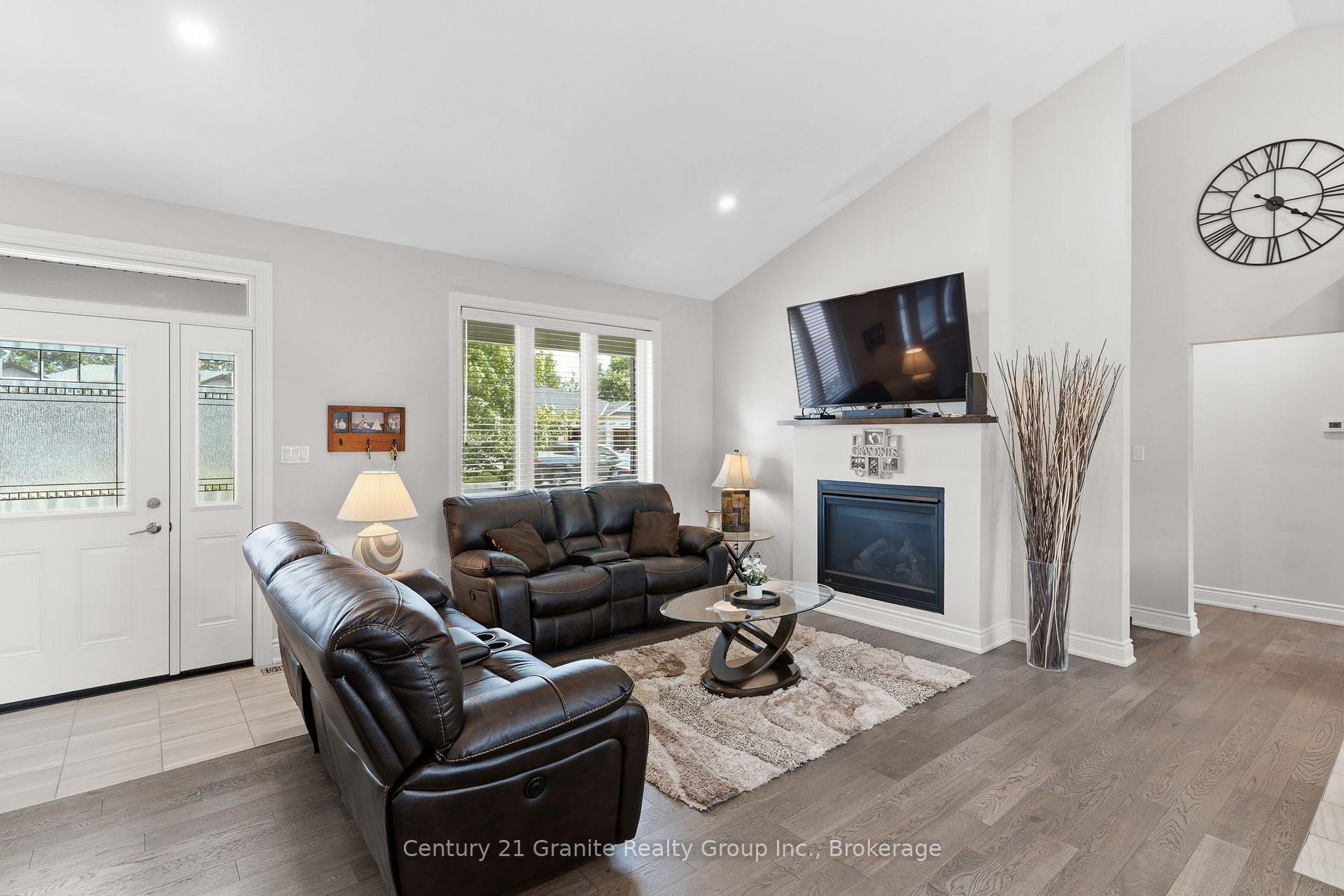 Photo 4 of 39 Windover Drive, Minden Hills, Lutterworth — HOMEH