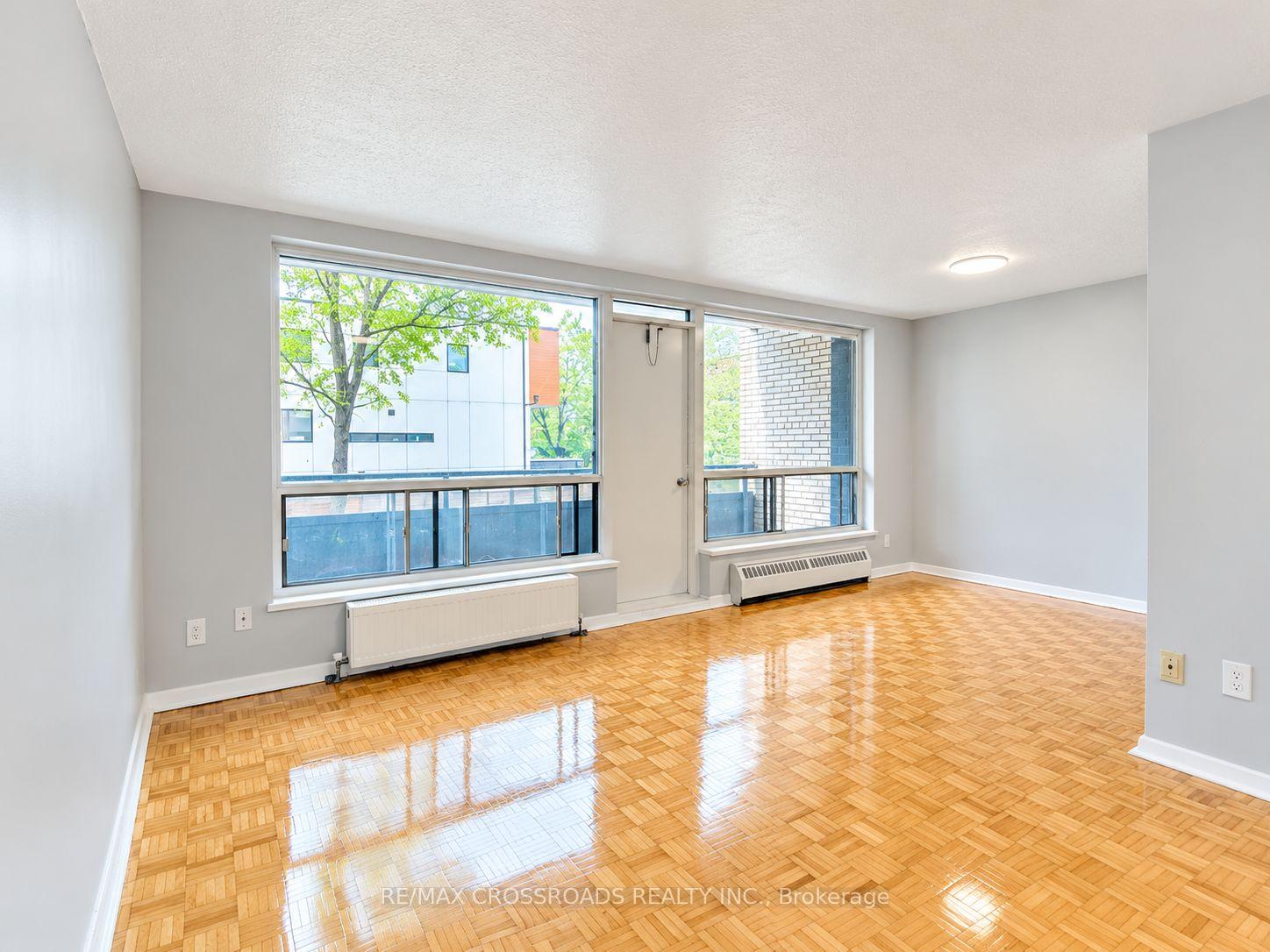 Photo 3 of Unit 207, 363 Lakeshore Road E, Mississauga, Lakeview — HOMEH