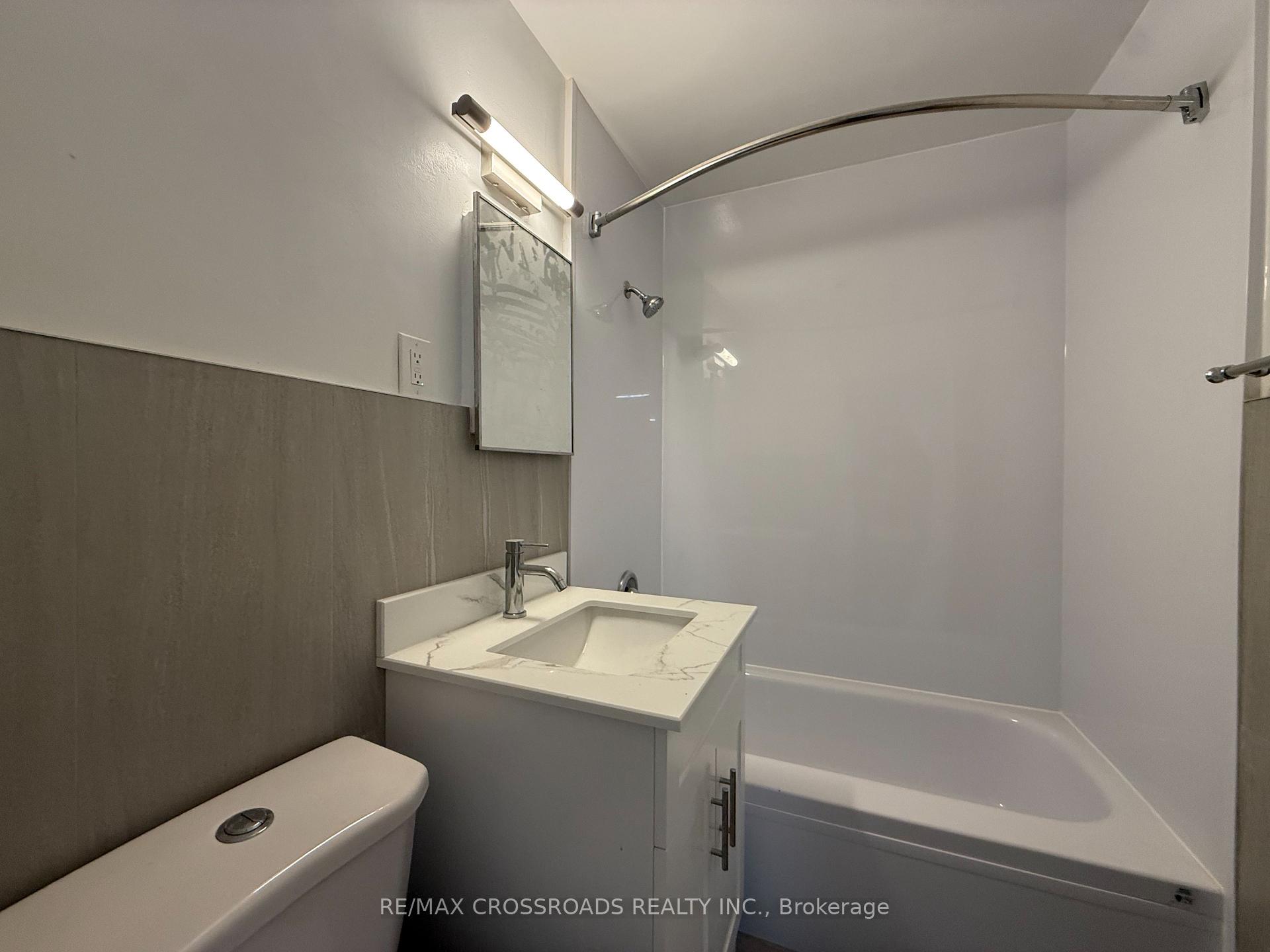 Photo 6 of Unit 207, 363 Lakeshore Road E, Mississauga, Lakeview — HOMEH